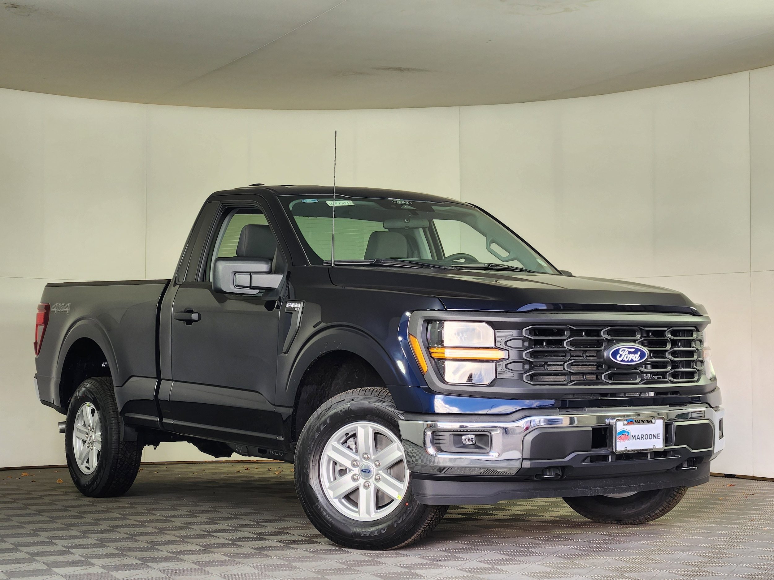 2025 Ford F-150 XL's photo
