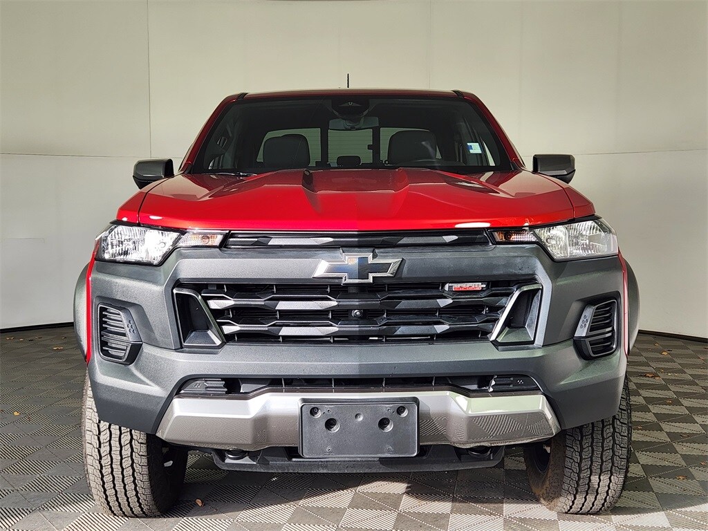 2025 Chevrolet Colorado Trail Boss photo 2