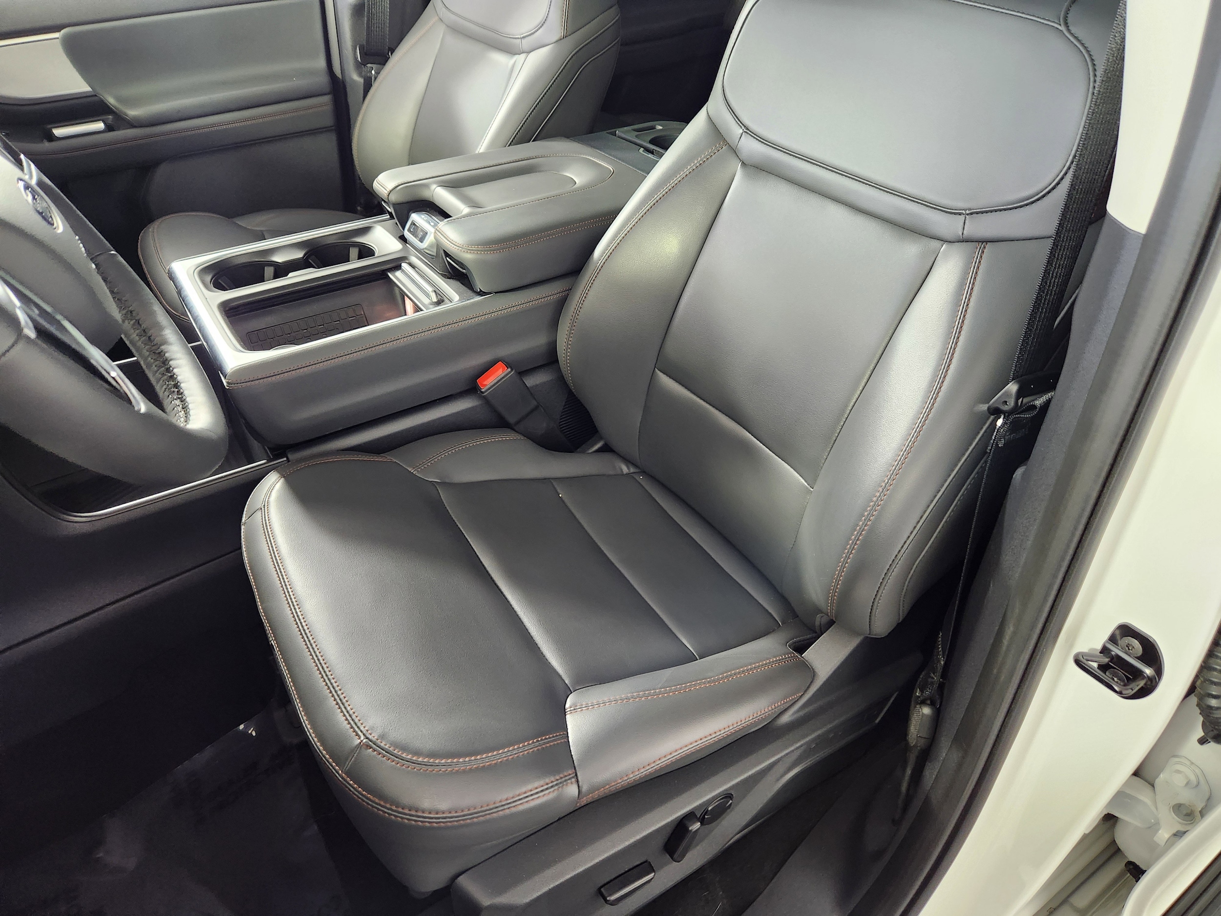 2025 Ford Expedition Active - Photo 12