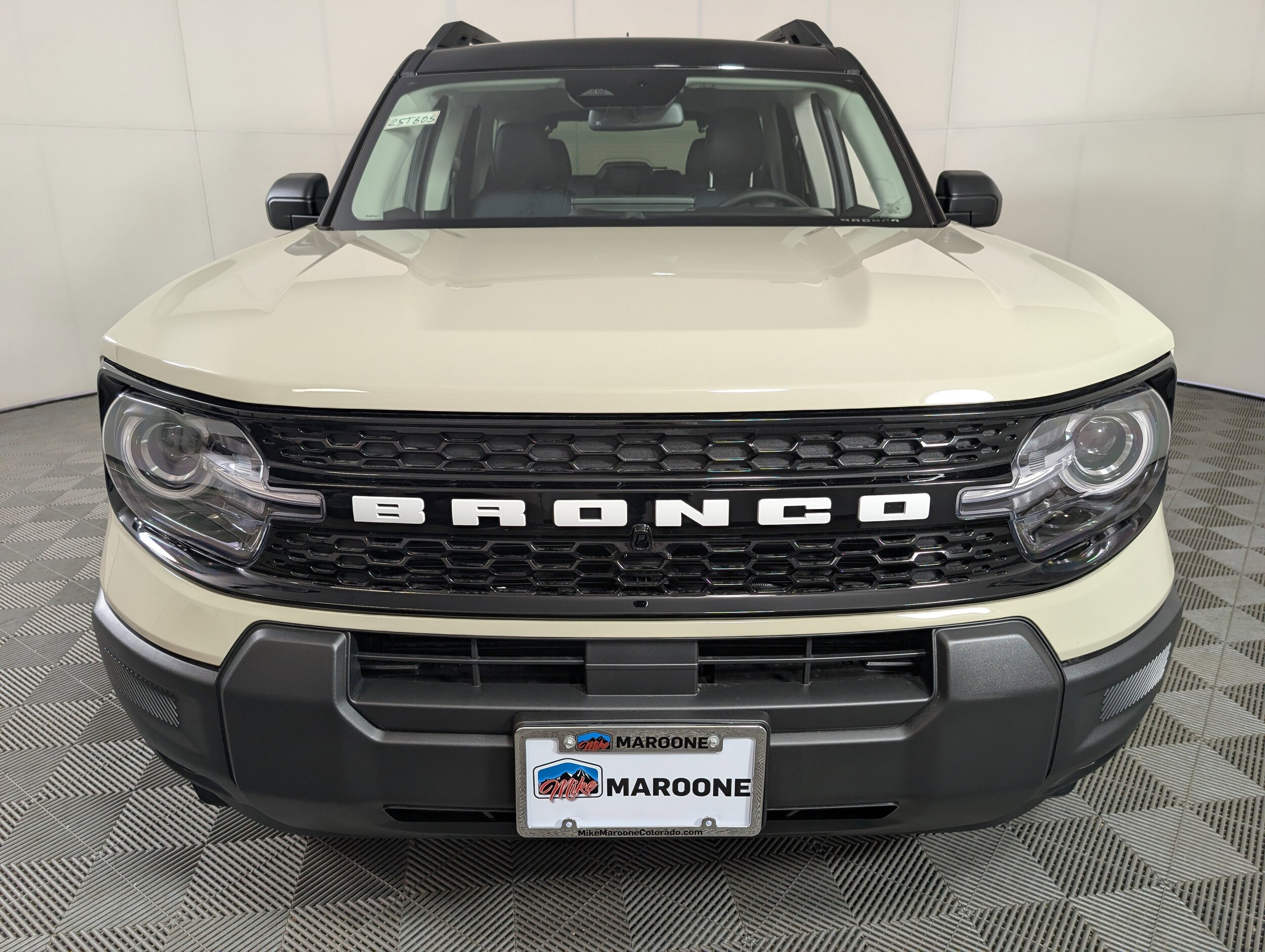 2025 Ford Bronco Sport Outer Banks photo 2