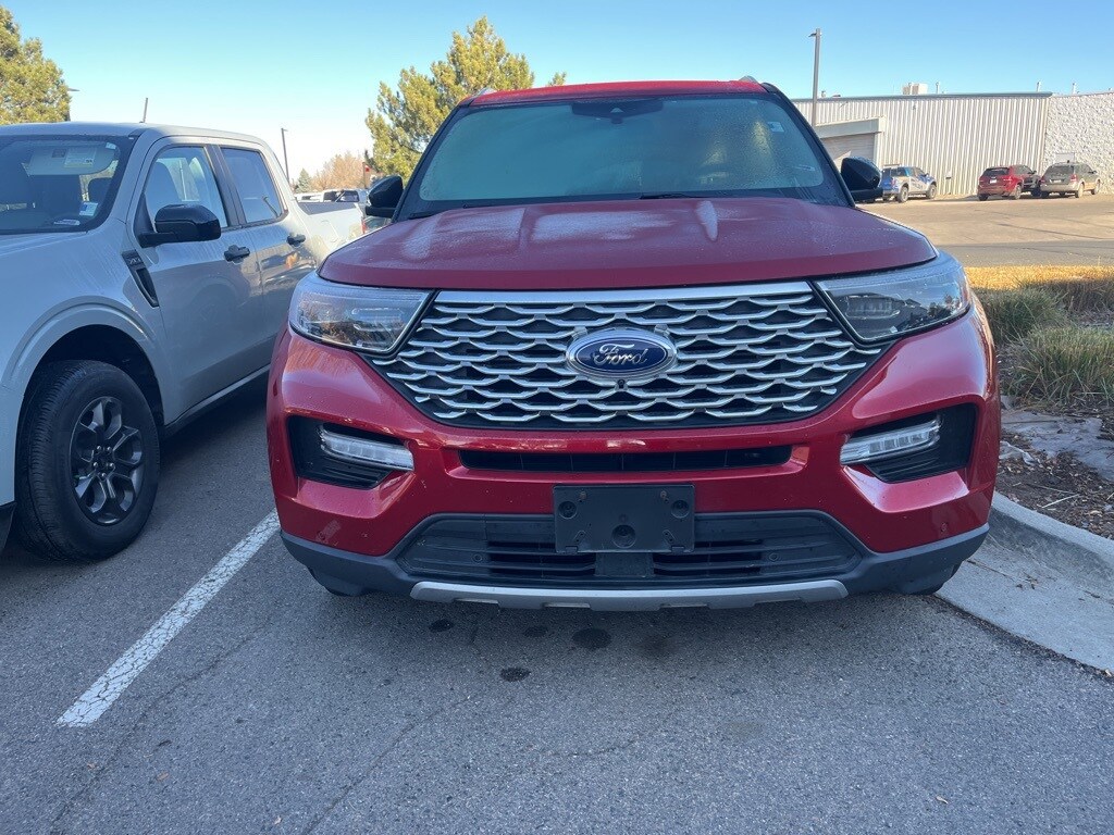 2022 Ford Explorer Platinum photo 2