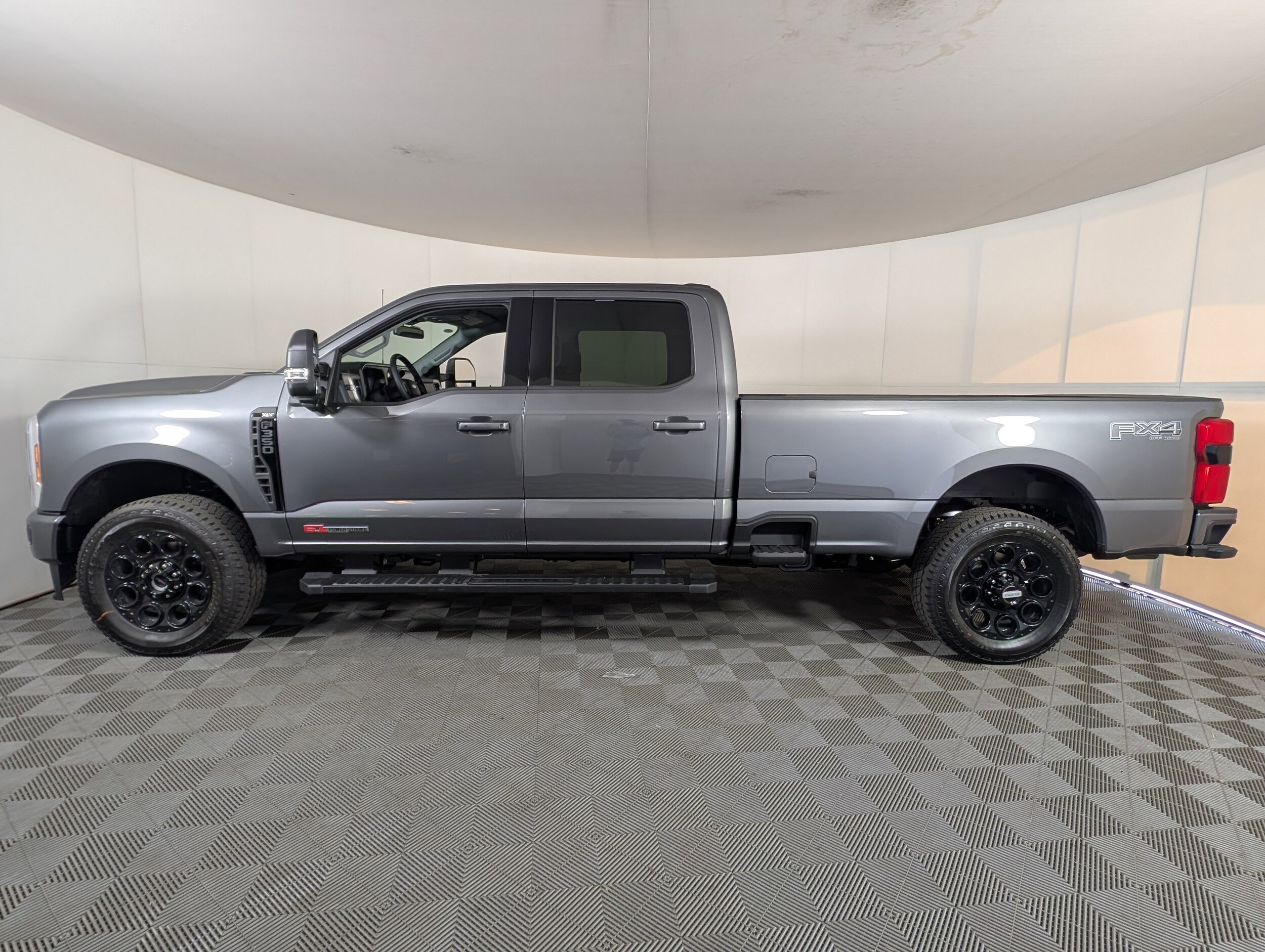 2026 Ford F-350 XLT photo 2