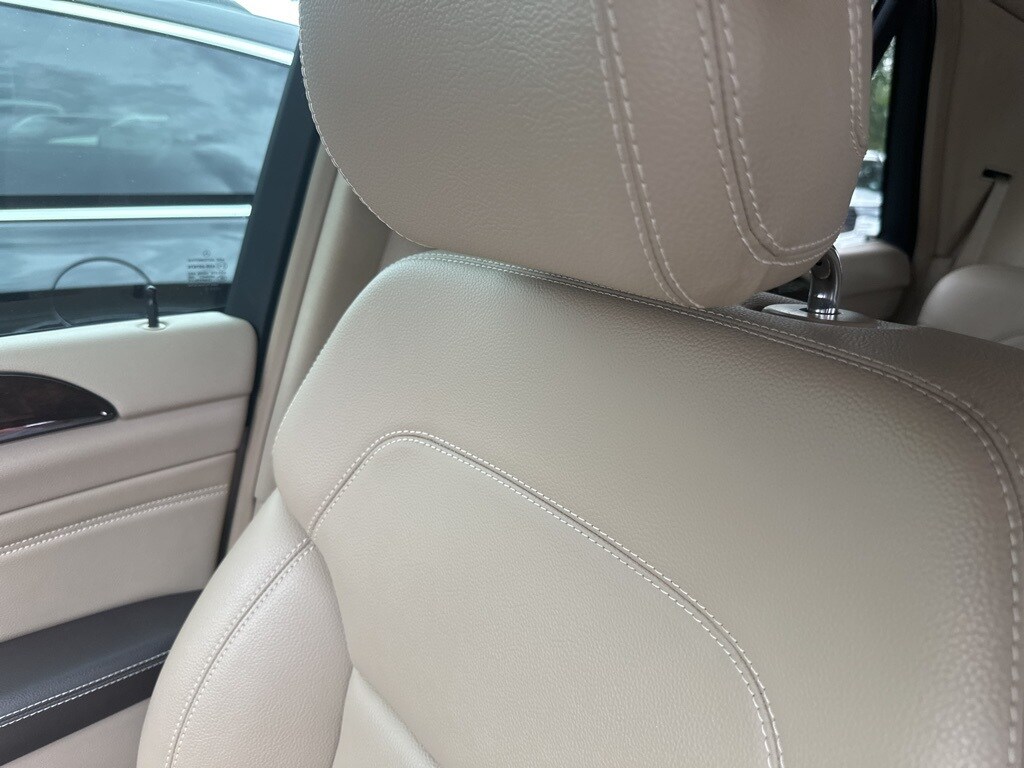2012 Mercedes Benz ML 350 photo 2