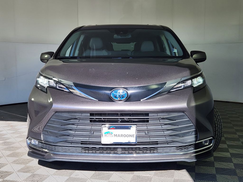 Used 2024 Toyota Sienna XLE Minivan/Van
