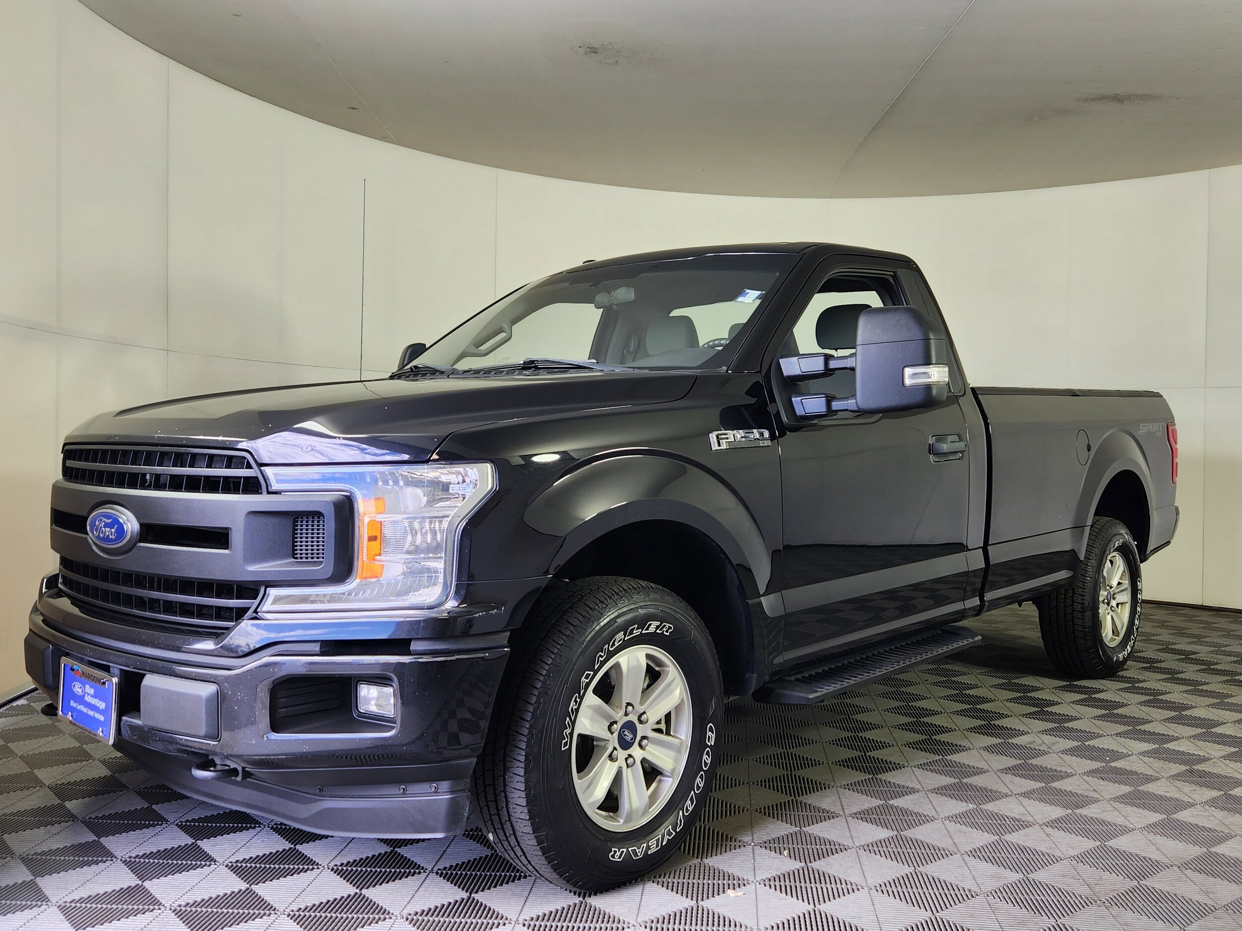 2025 Ford F-150 Lightning photo 3