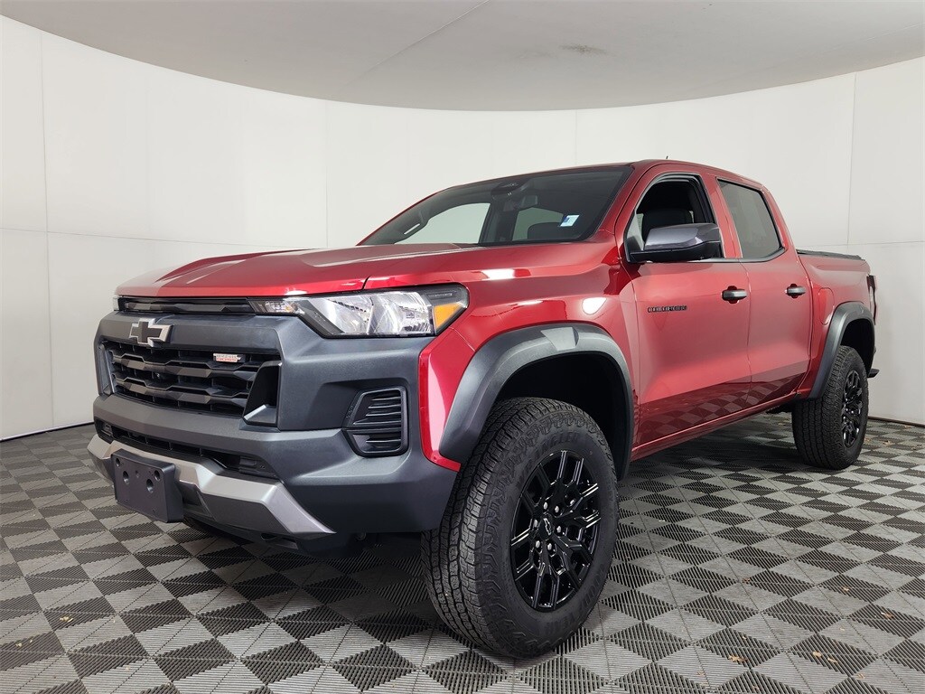 2025 Chevrolet Colorado Trail Boss photo 3