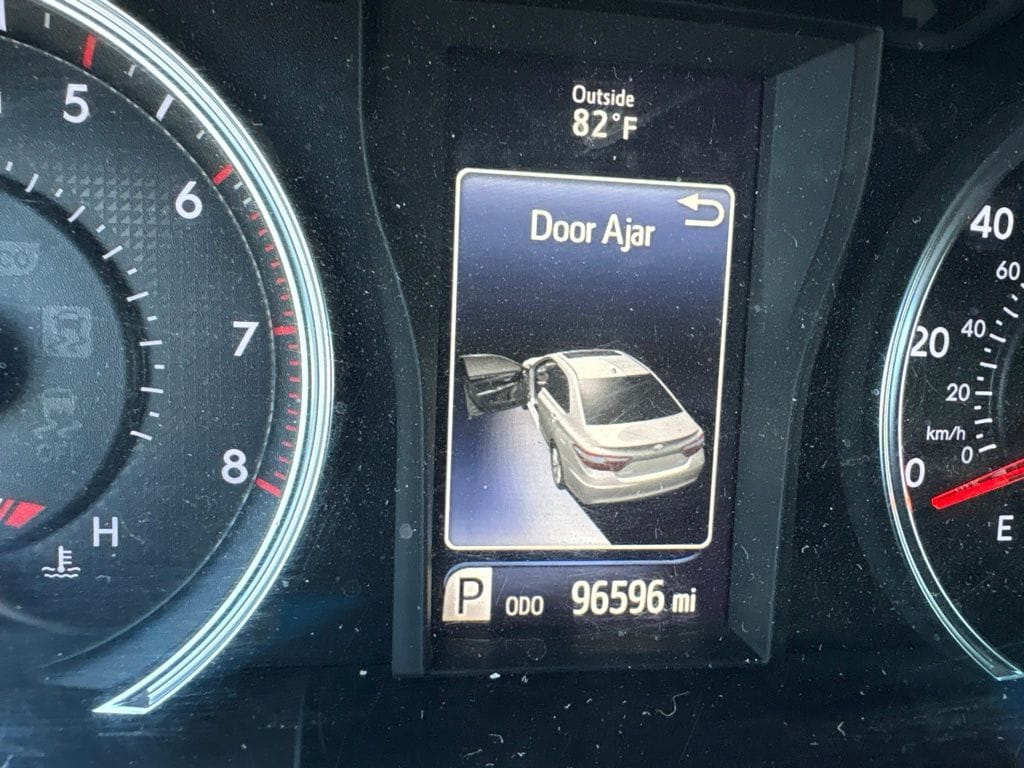 Used 2015 Toyota Camry SE Sedan