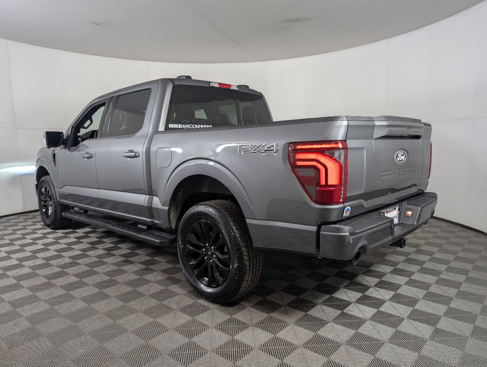 2025 Ford F-150 Lariat photo 4