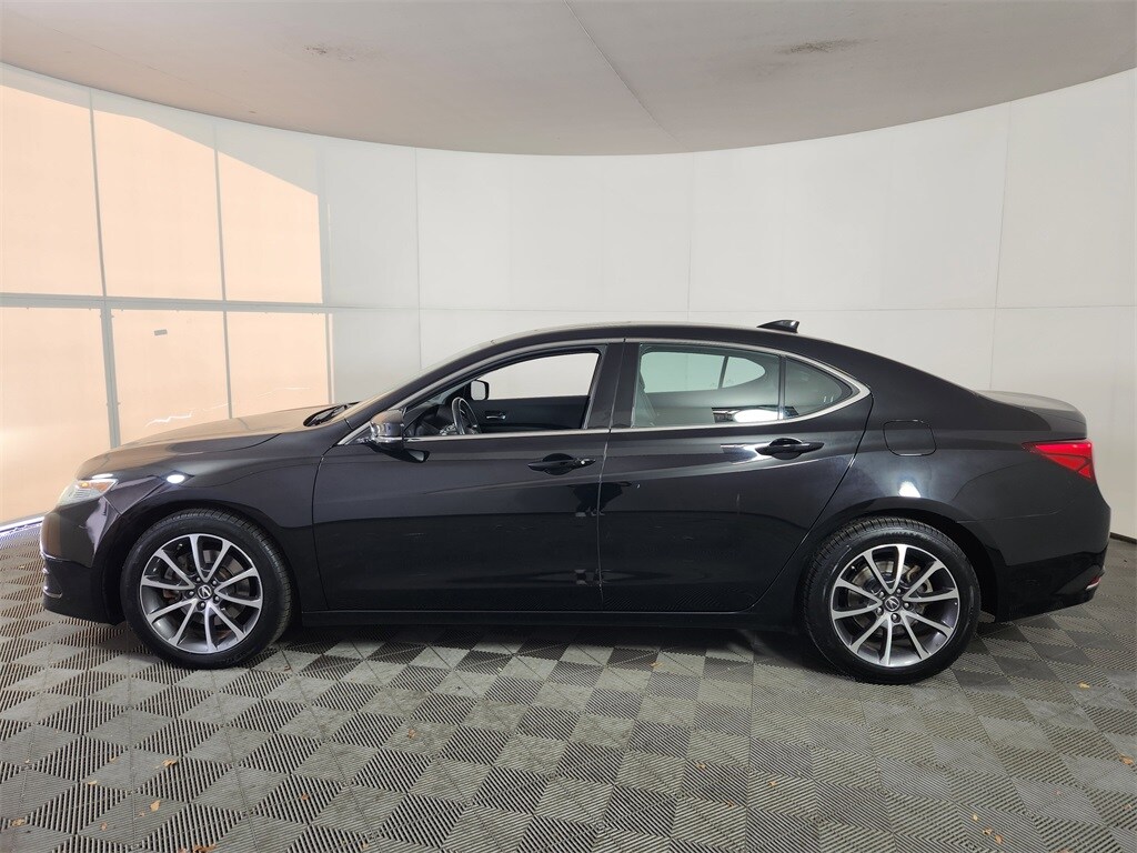 2017 Acura TLX photo 4