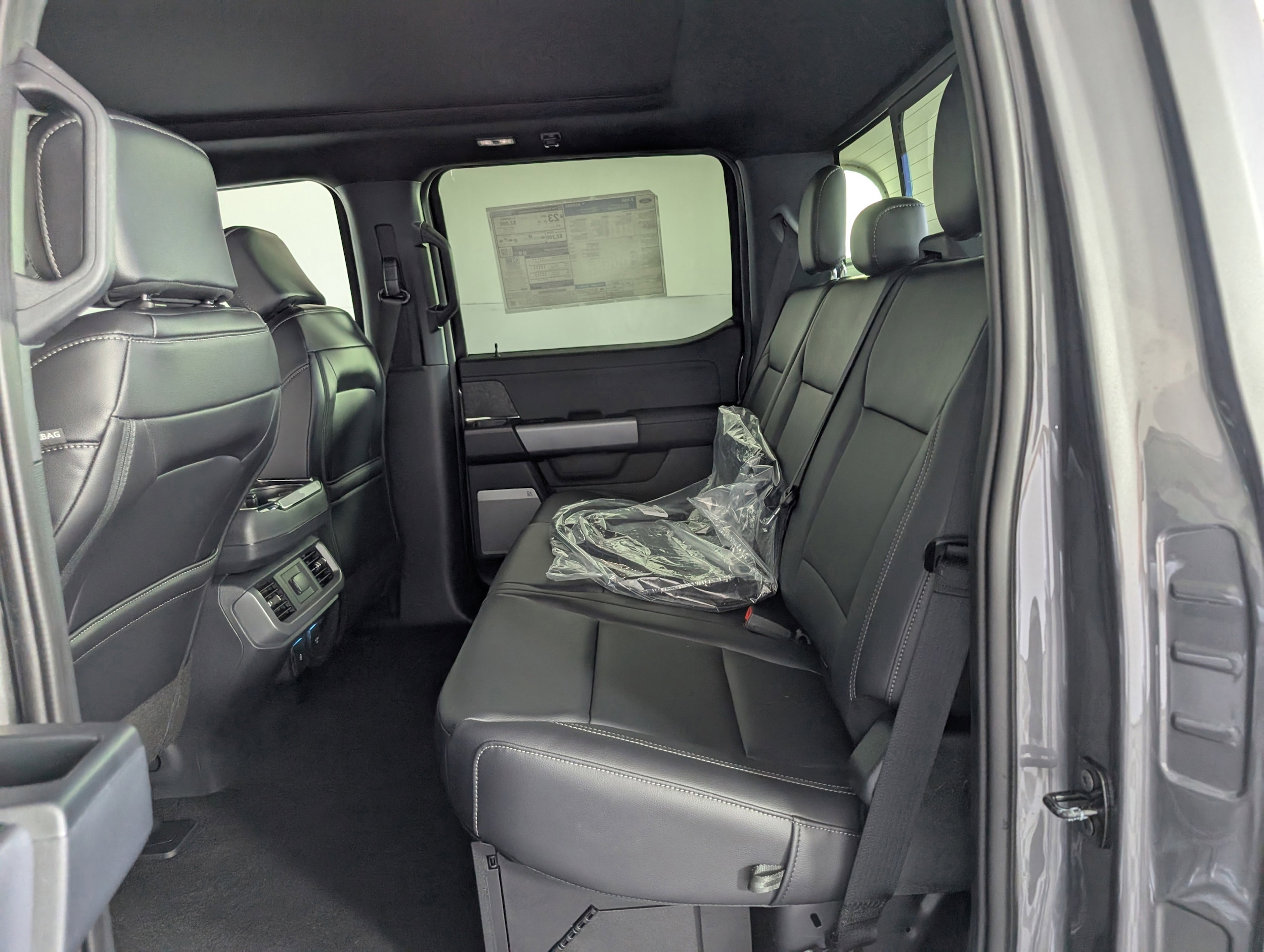 2025 Ford F-150 XLT - Photo 10