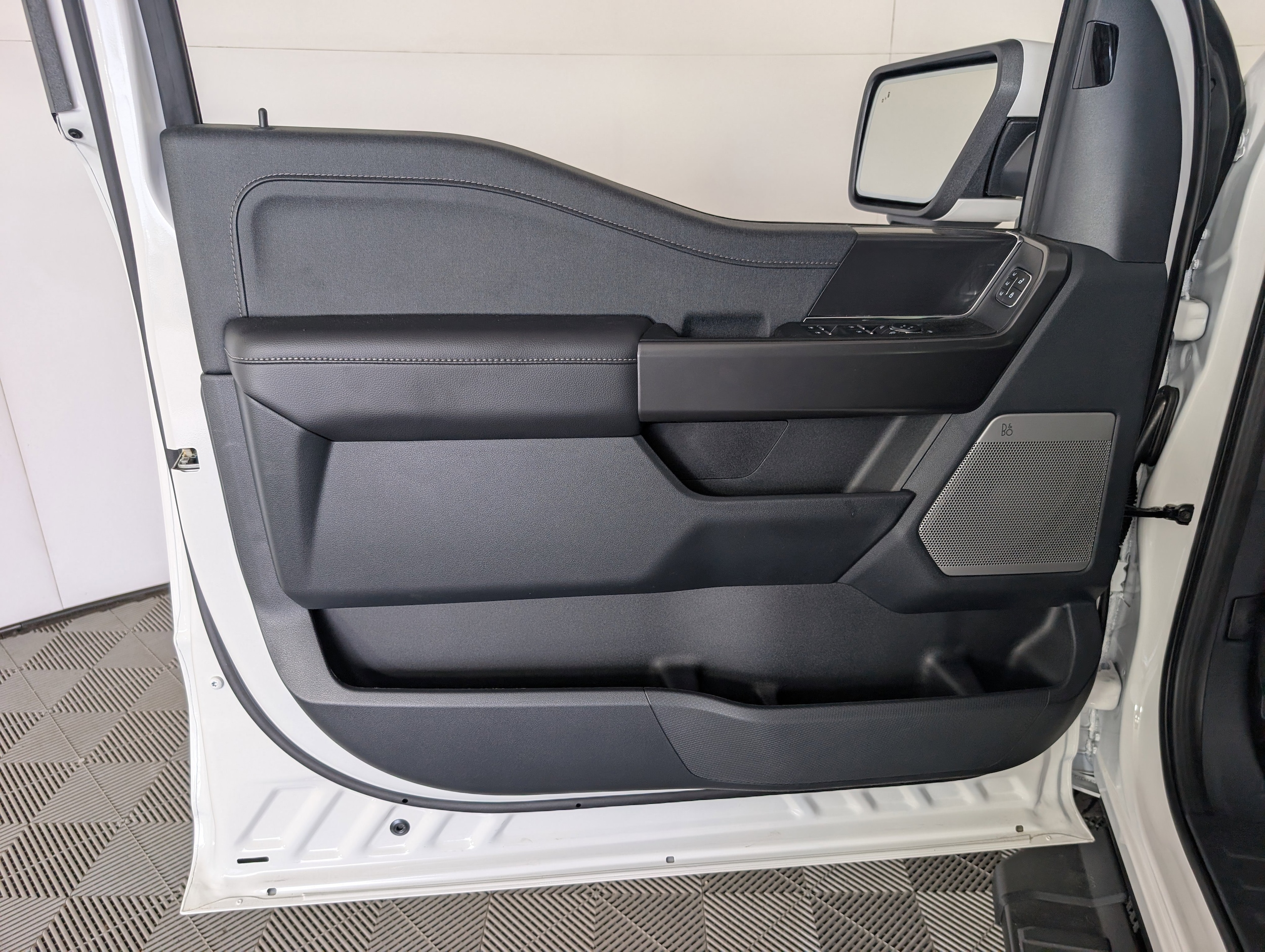 2025 Ford F-150 Lariat - Photo 12