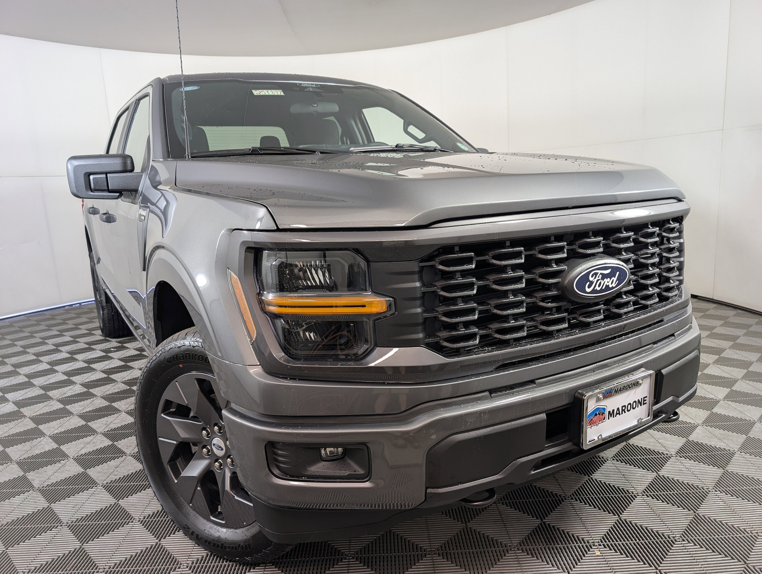 2025 Ford F-150 STX's photo
