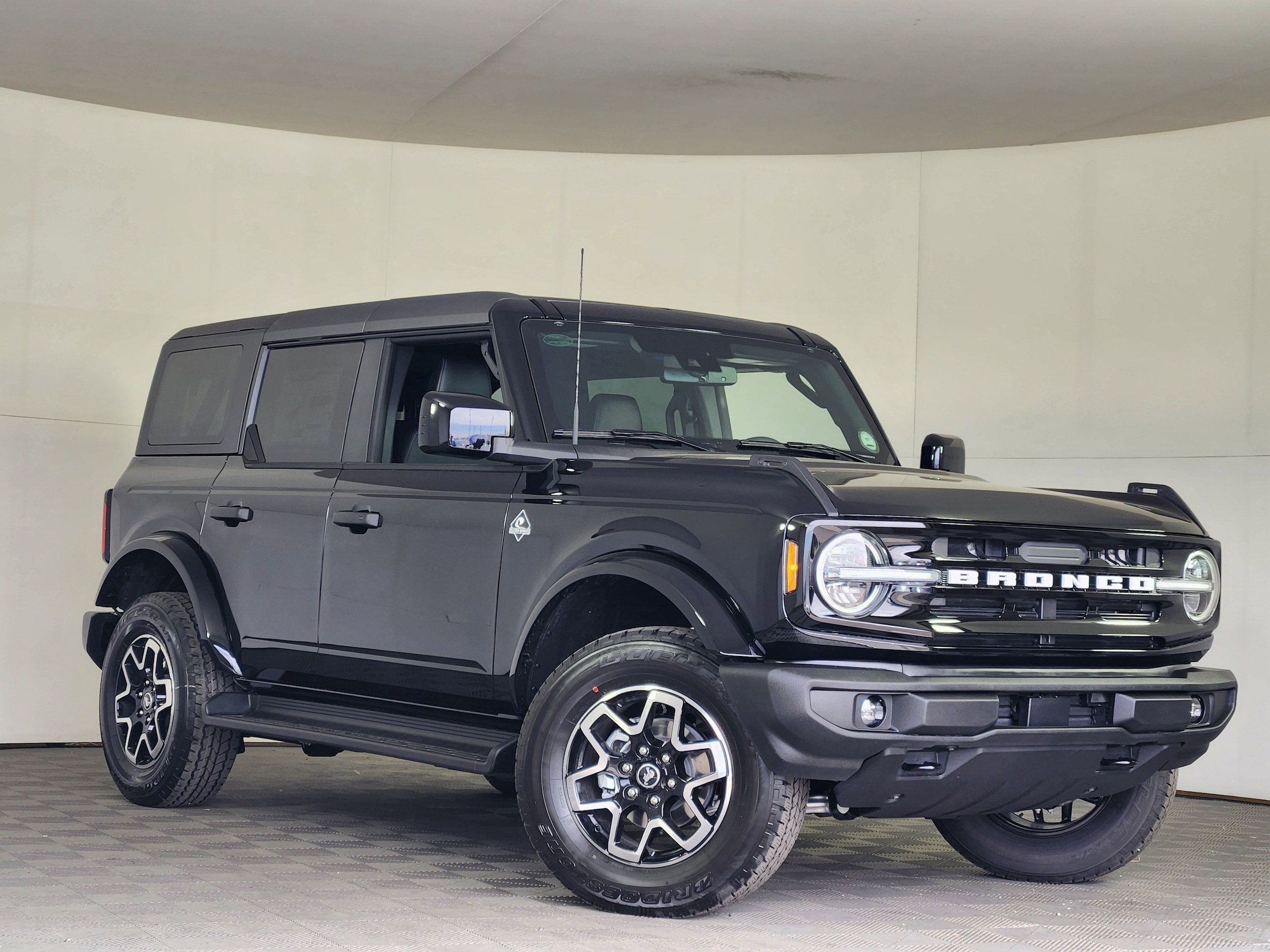 2026 Ford Bronco Outer Banks 4x4's photo