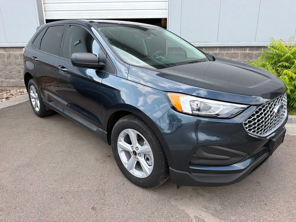Used 2024 Ford Edge SE SUV