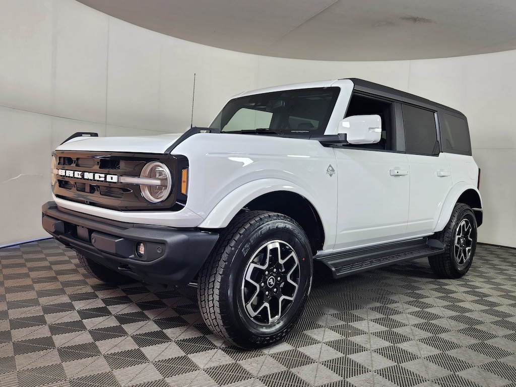 New 2025 Ford Bronco Outer Banks SUV