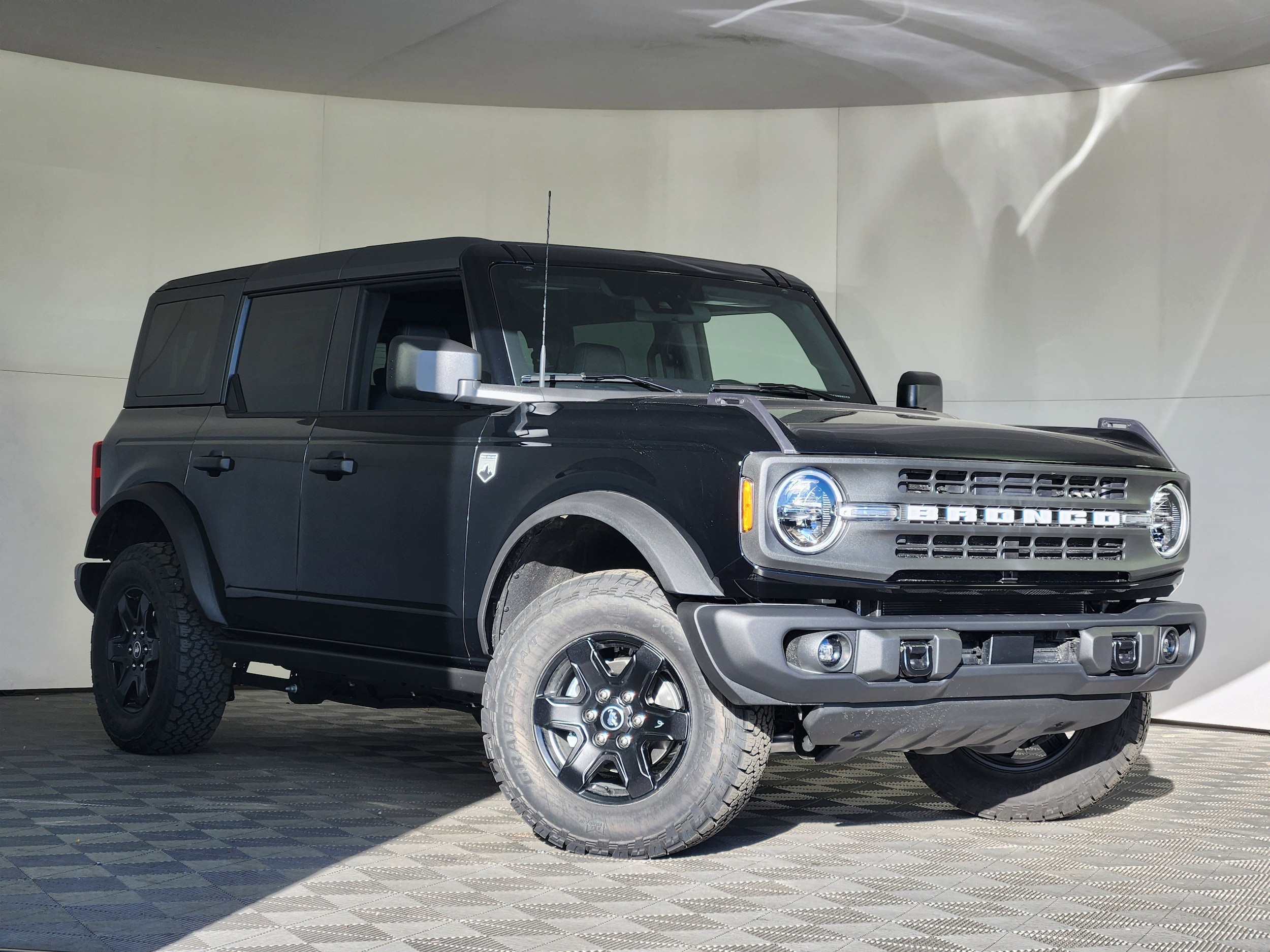 2025 Ford Bronco Big Bend's photo