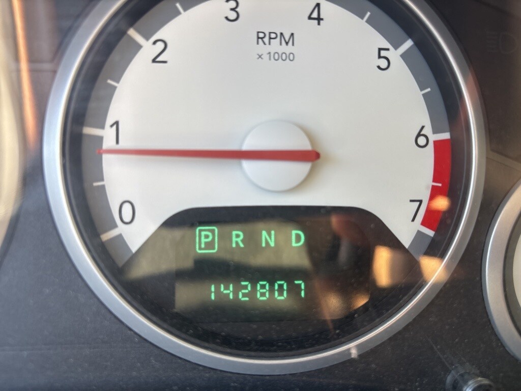 2010 Dodge Grand Caravan SXT photo 3