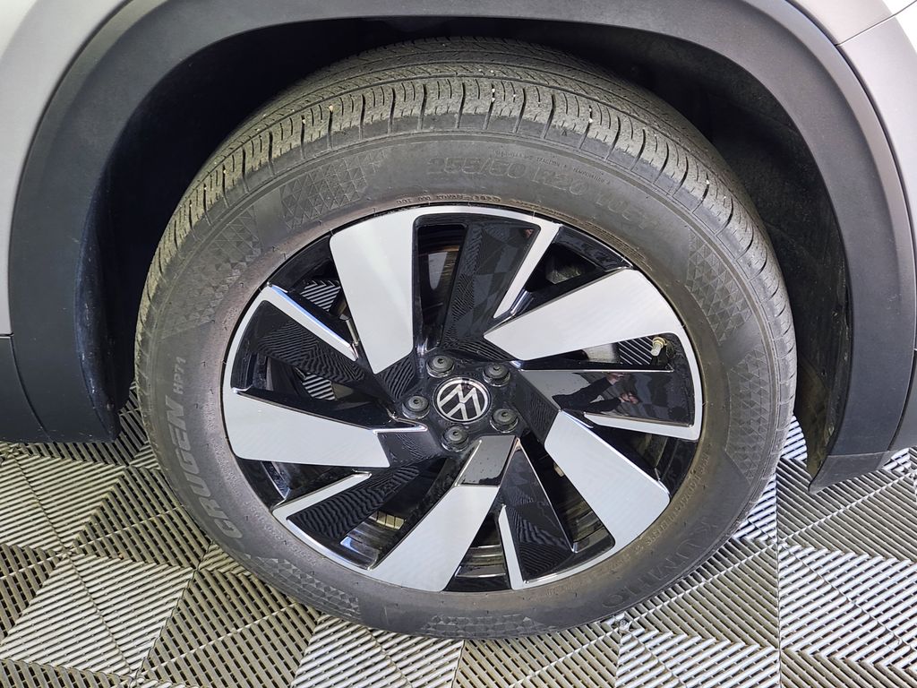 2024 Volkswagen Atlas Cross Sport SE w/Tech - Photo 9