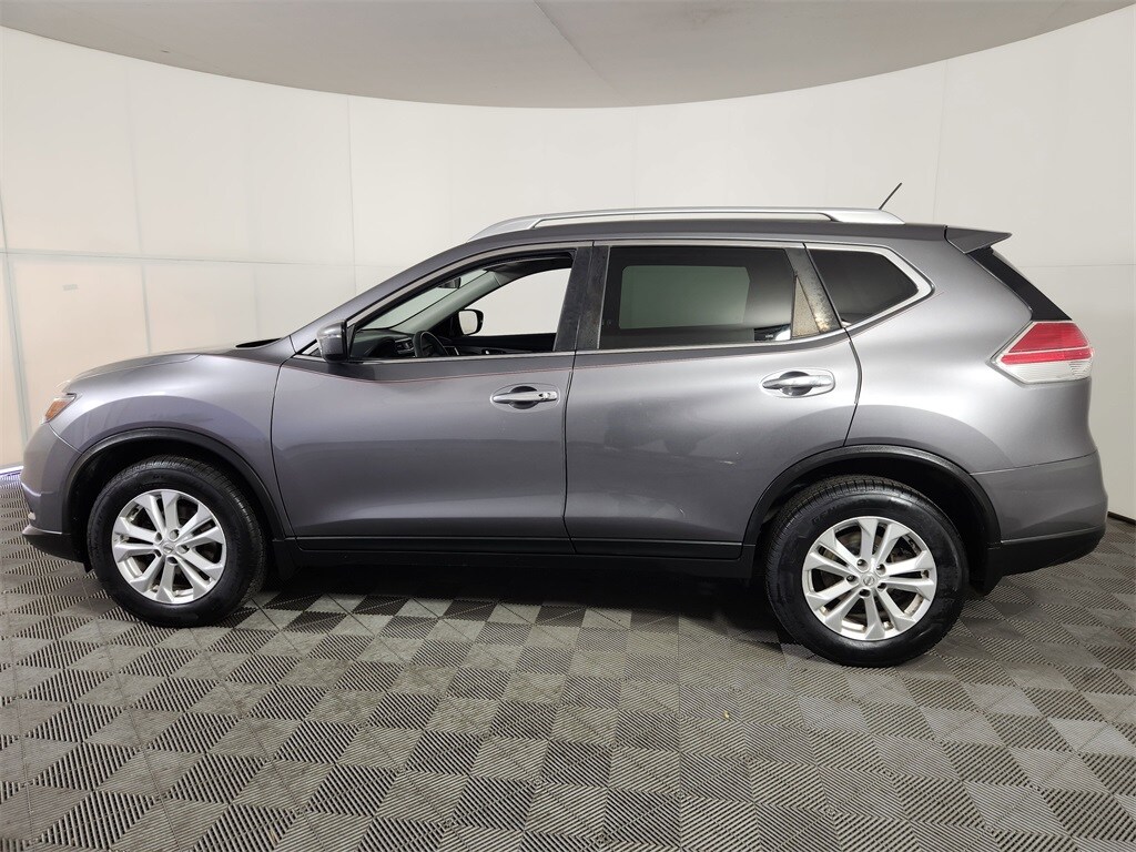 2016 Nissan Rogue SV photo 4