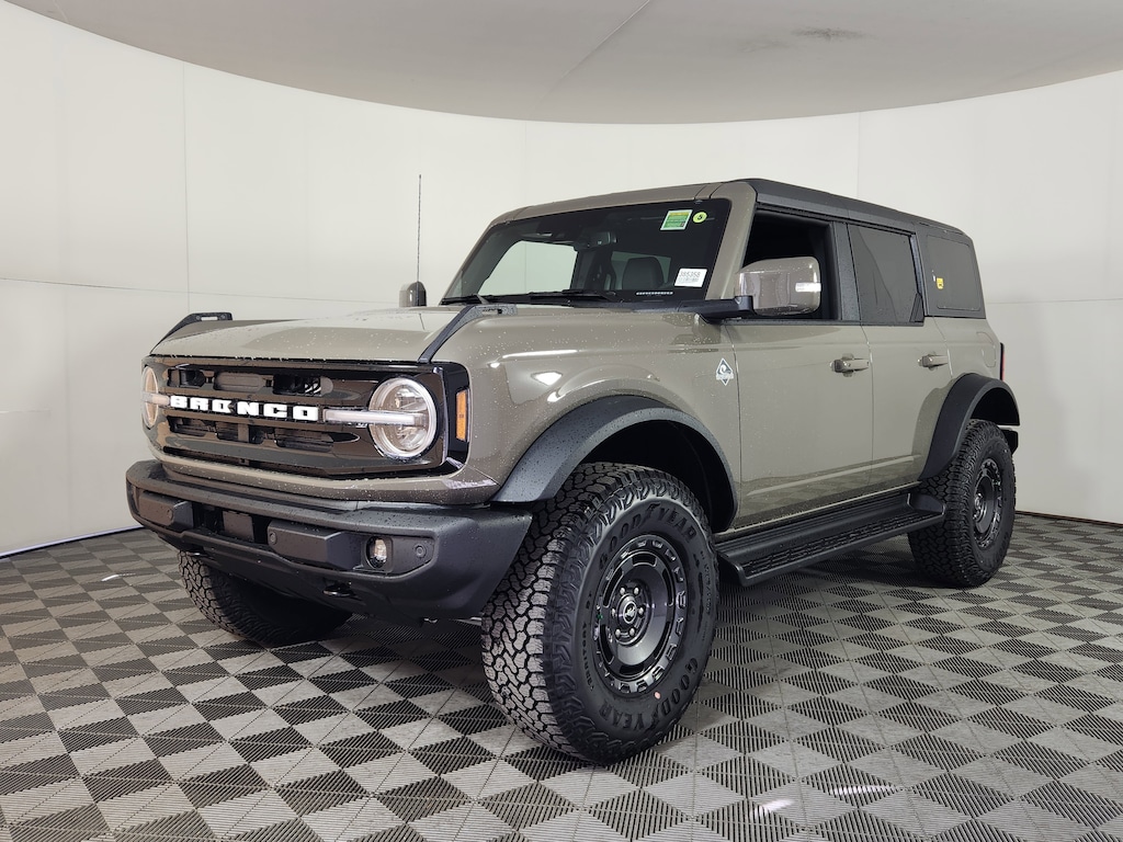 New 2025 Ford Bronco Outer Banks SUV