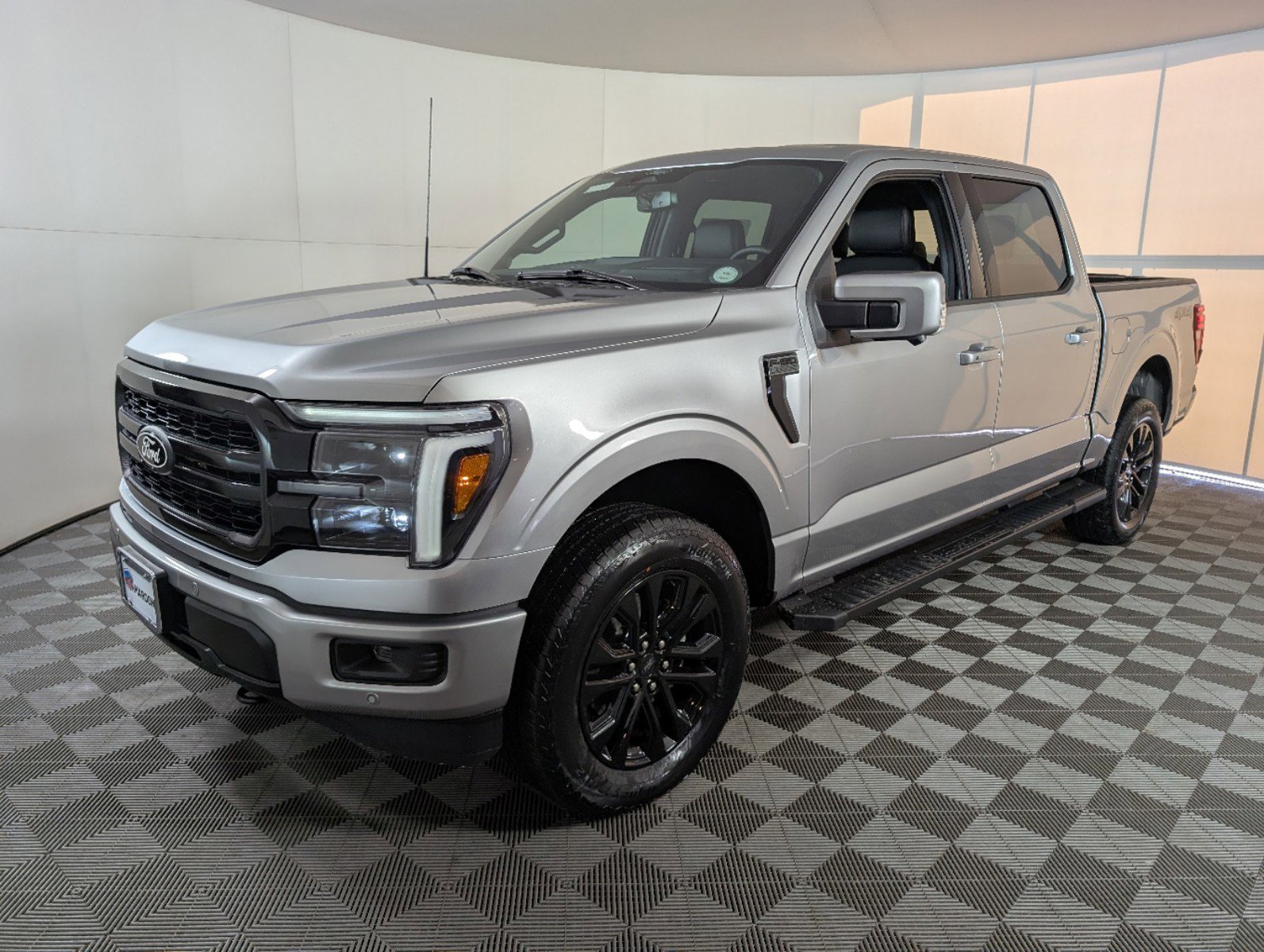 2025 Ford F-150 Lariat photo 3