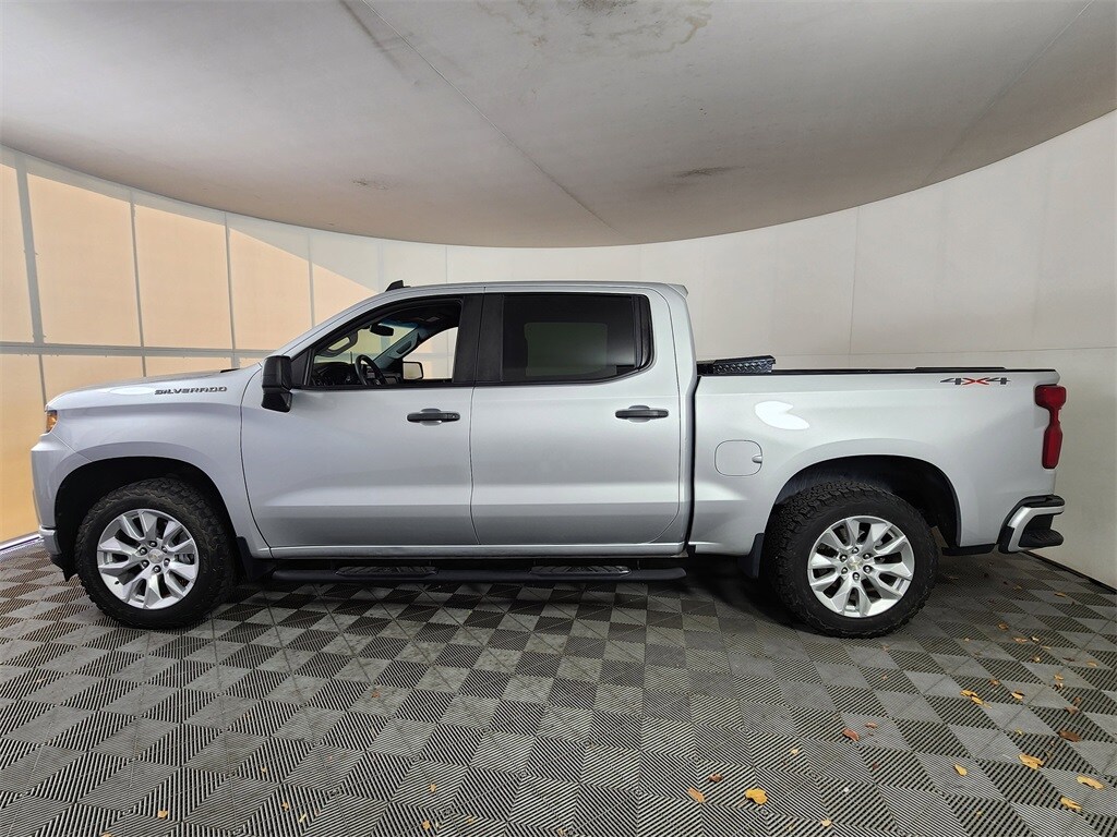 2020 Chevrolet Silverado 1500 Custom photo 2