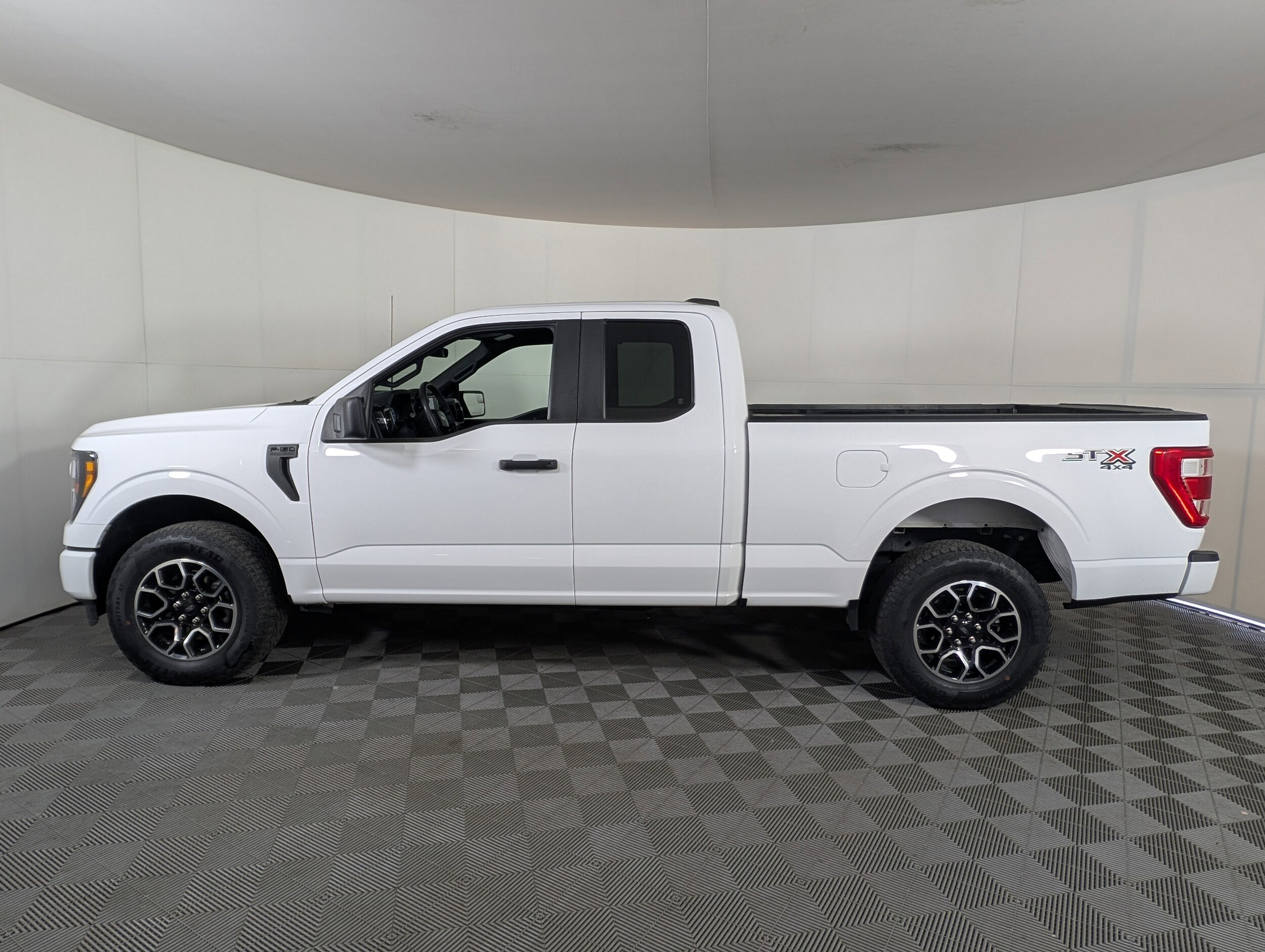 2023 Ford F-150 STX photo 2
