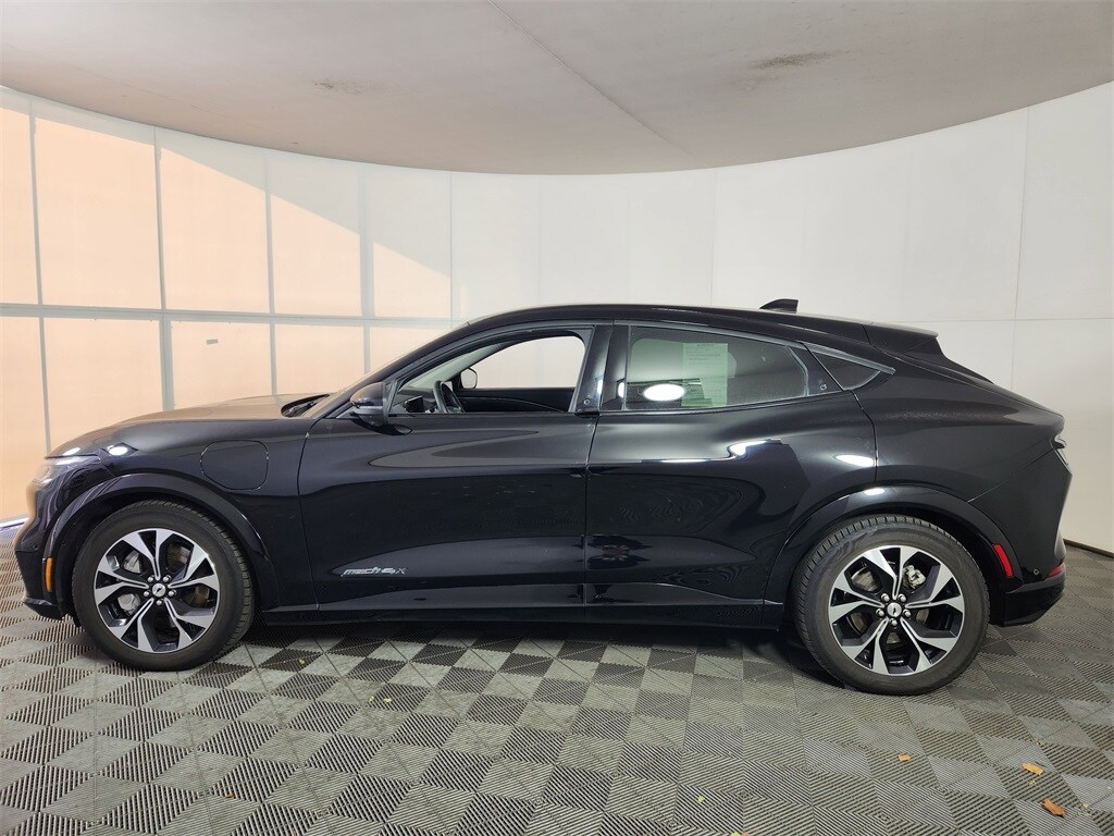 2021 Ford Mustang Mach-E Premium photo 4