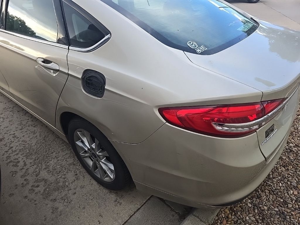 Used 2017 Ford Fusion Hybrid SE Sedan
