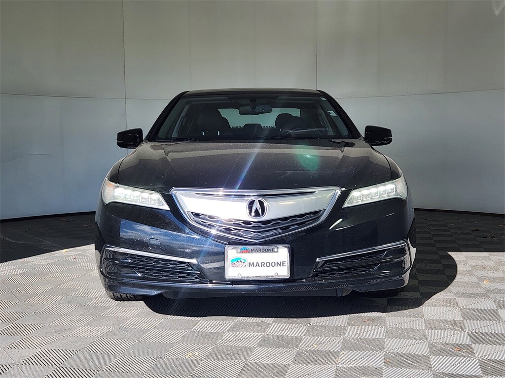 2017 Acura TLX photo 2