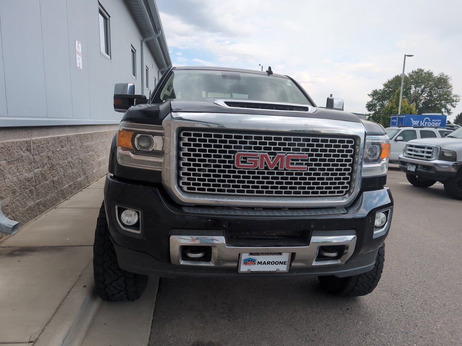 Used 2019 GMC Sierra 2500 Denali HD Denali with VIN 1GT12SEY6KF107417 for sale in Longmont, CO