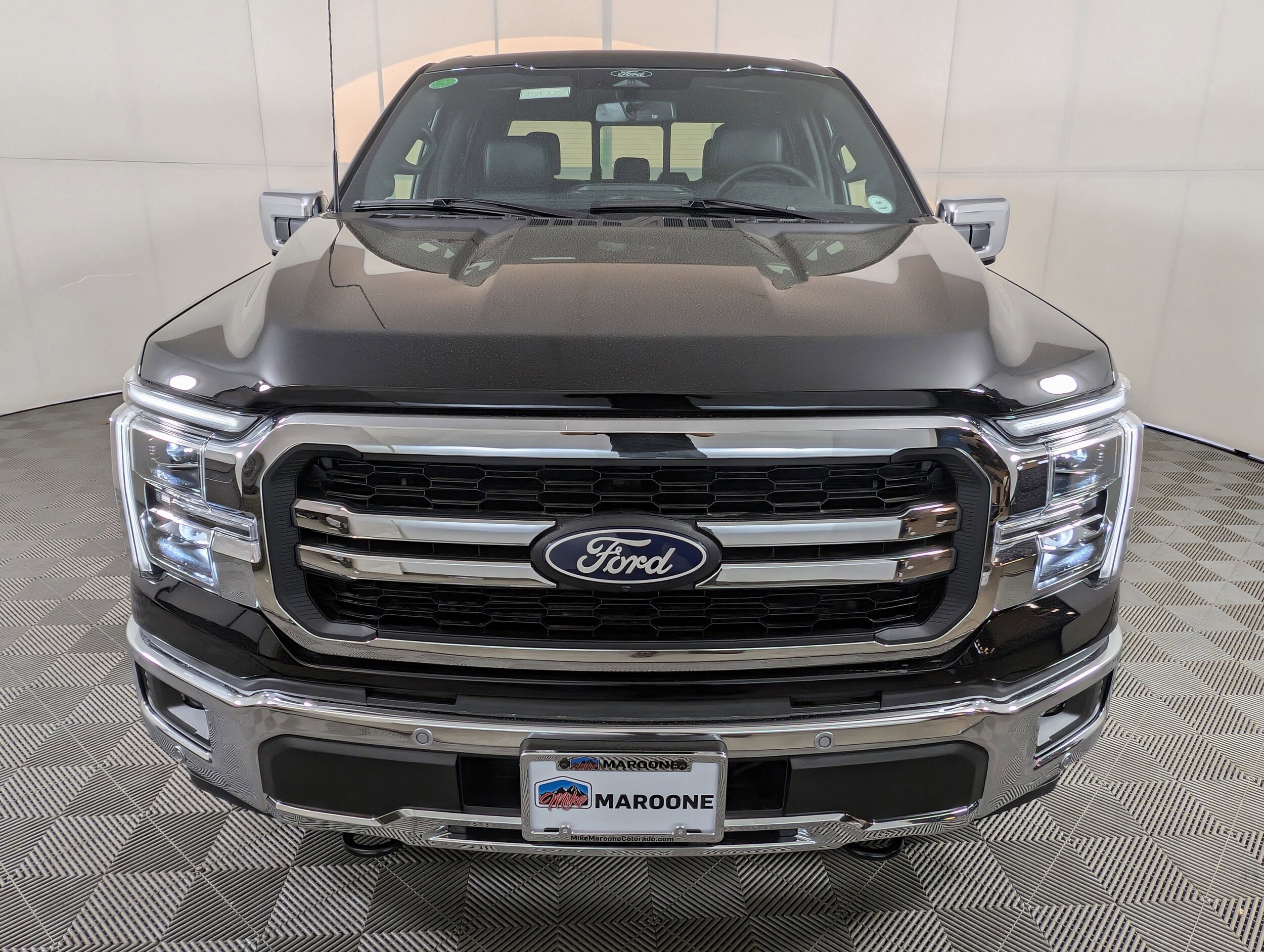 2025 Ford F-150 Lariat photo 2