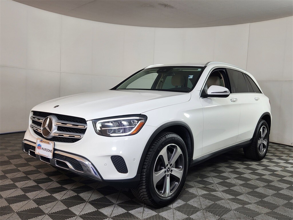 2022 Mercedes Benz GLC 300 photo 3
