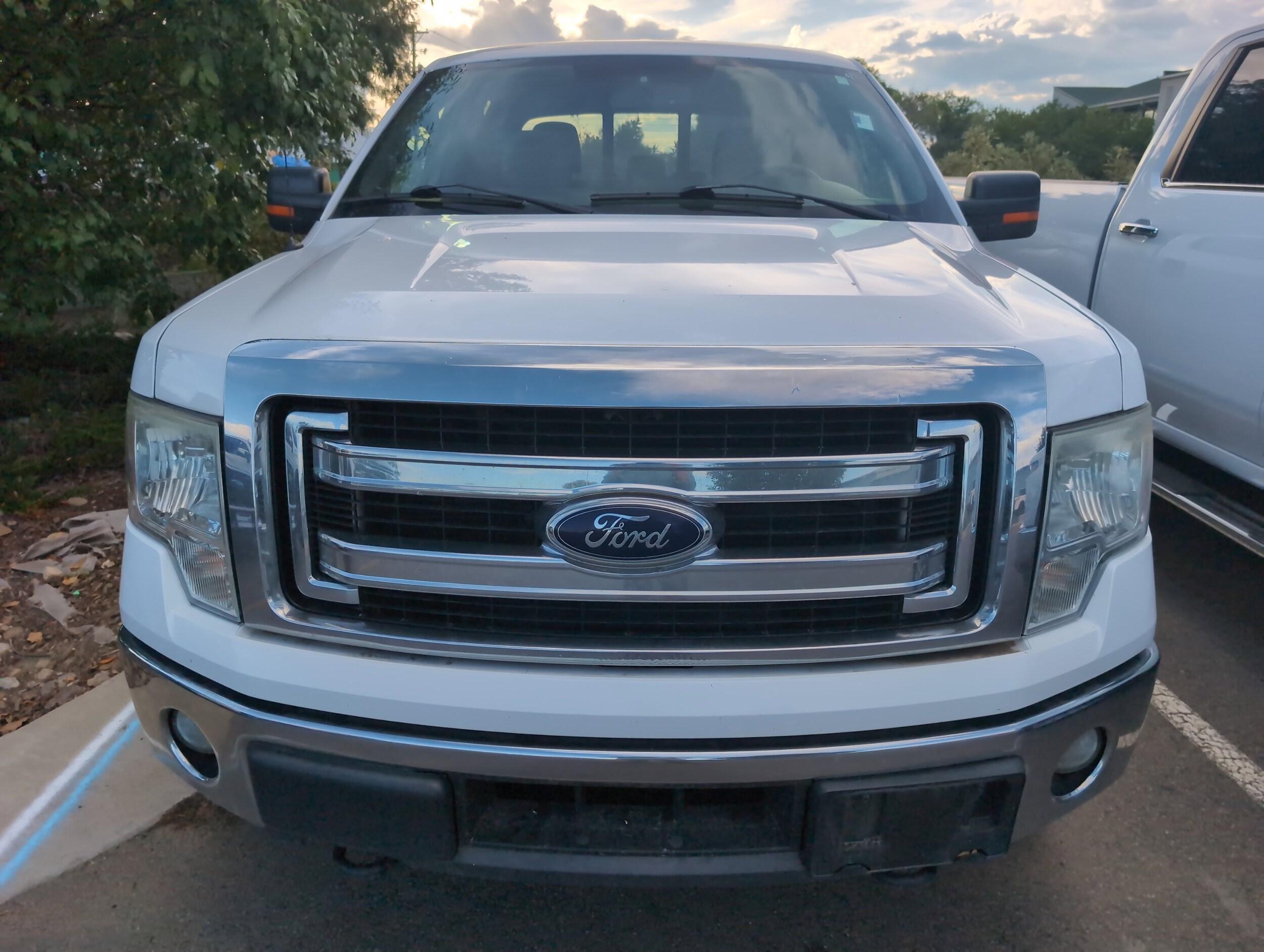 2014 Ford F-150 XLT photo 2