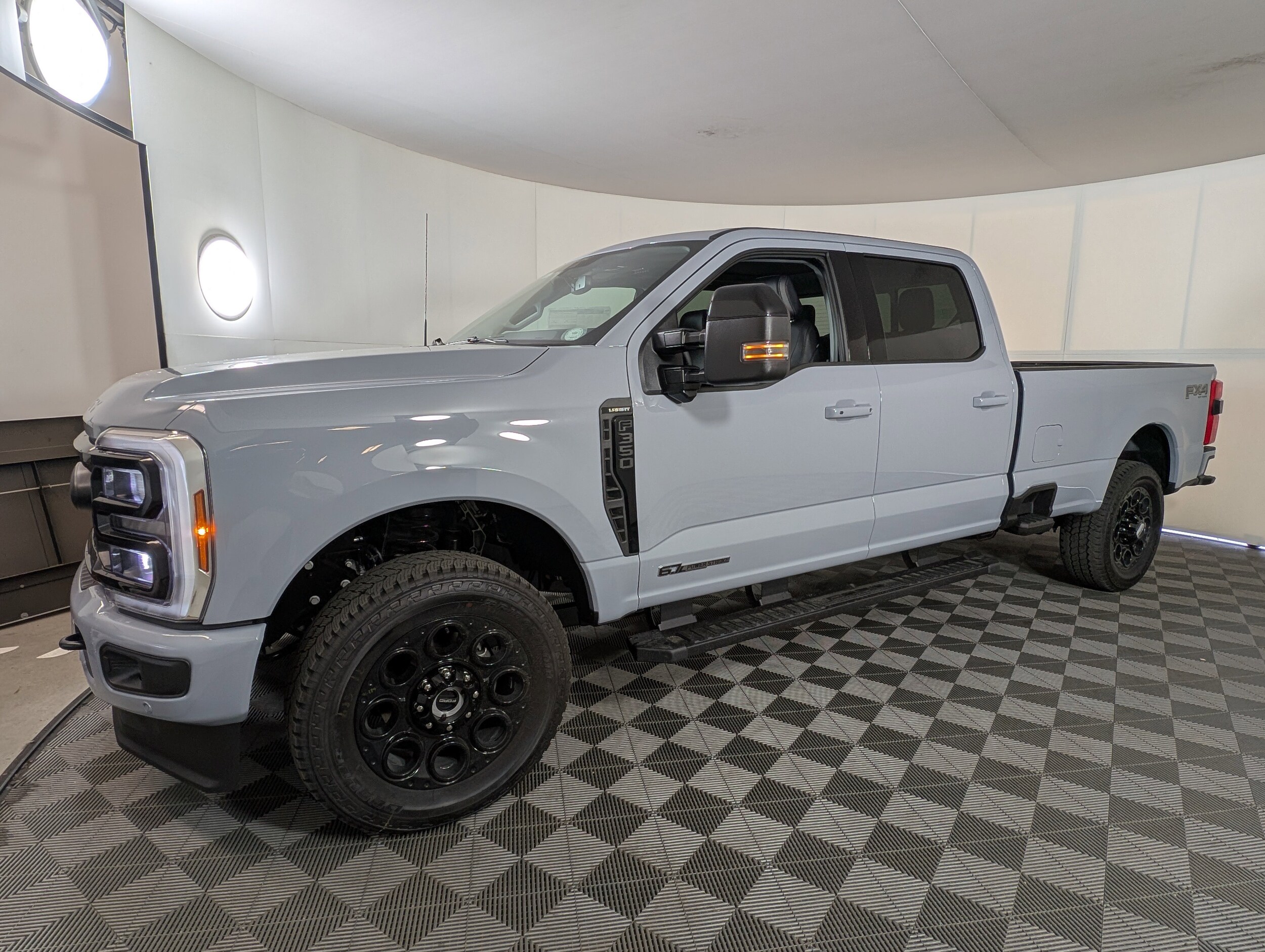2025 Ford F-250 King Ranch photo 3