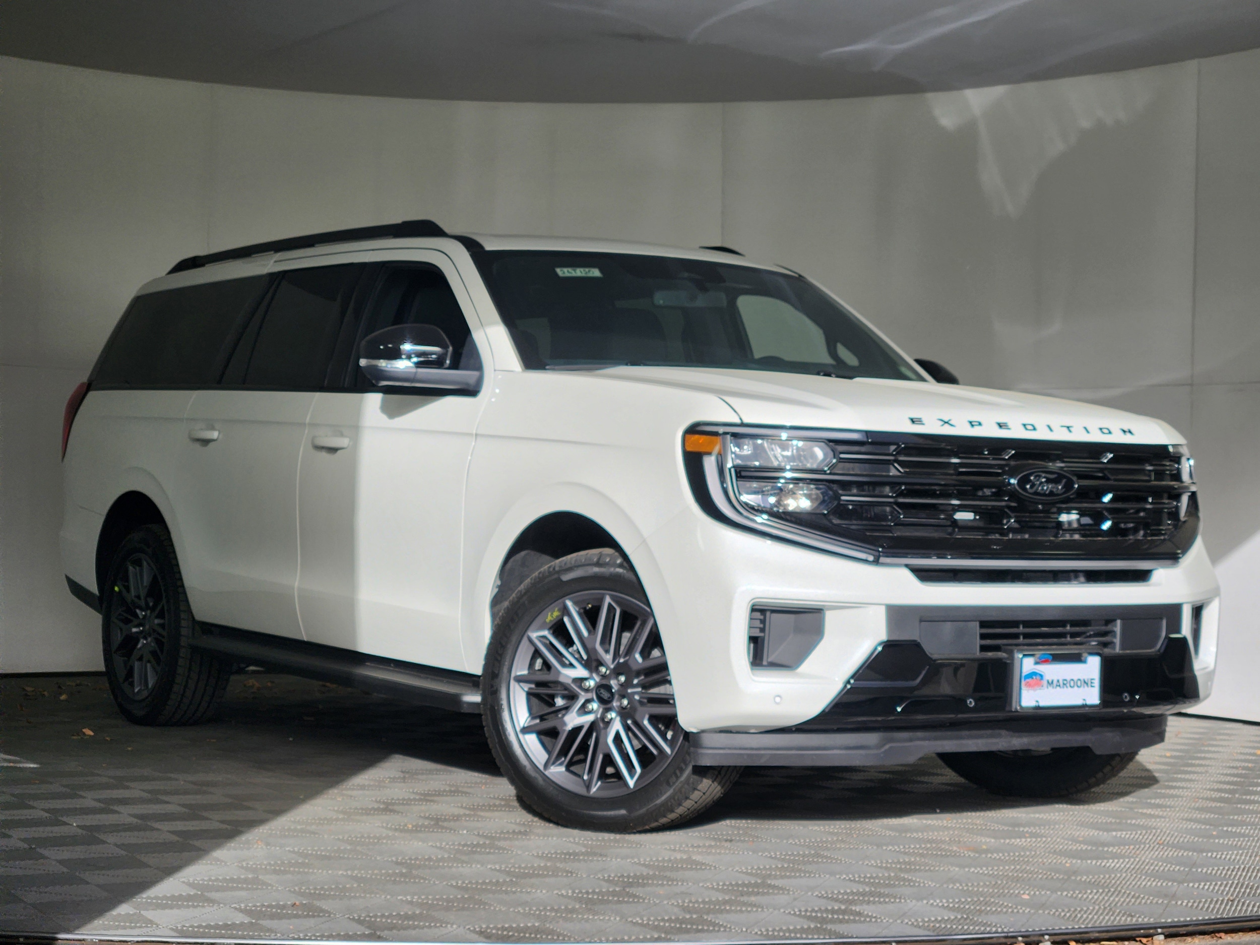2026 Ford Expedition Platinum's photo