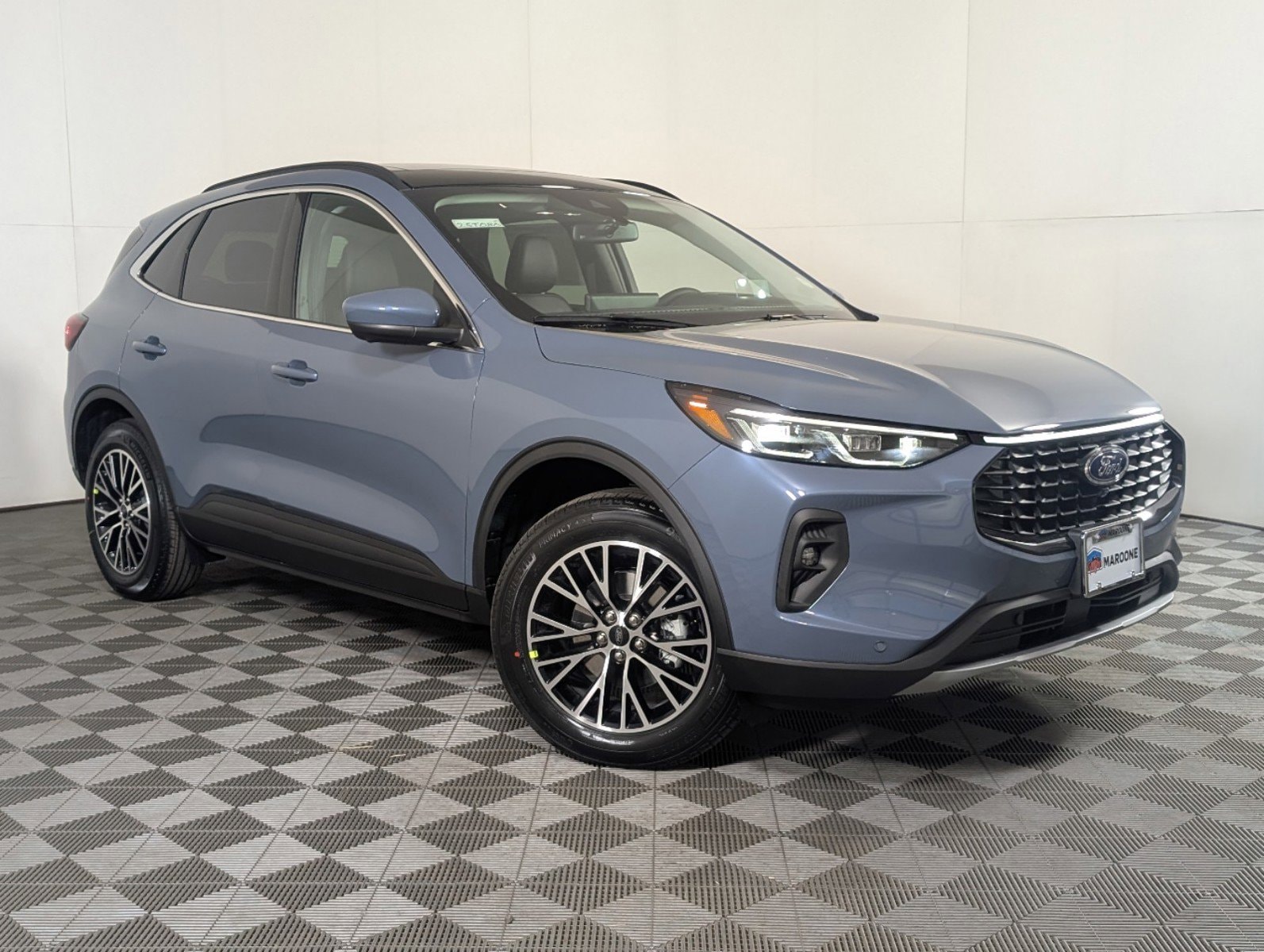 2025 Ford Escape PHEV's photo