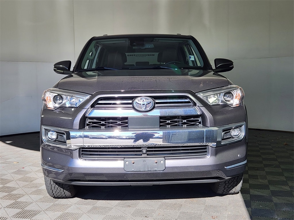 2022 Toyota 4Runner Limited photo 2