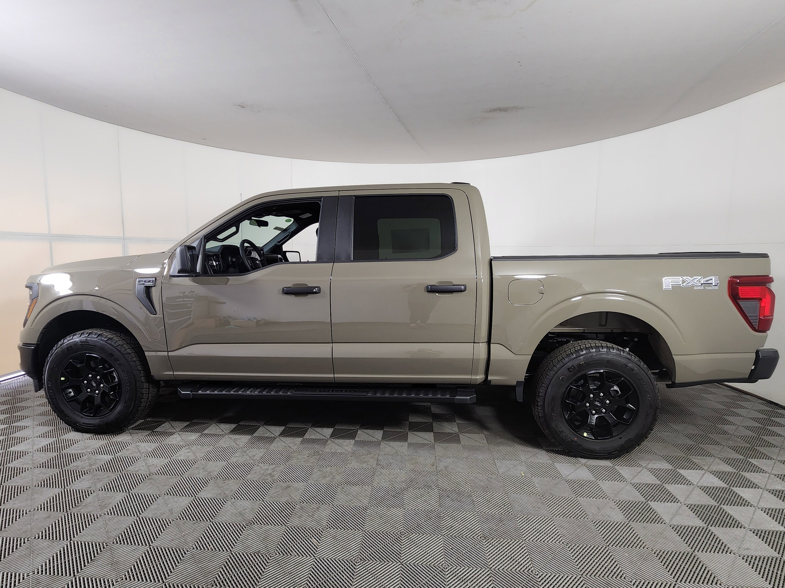 2025 Ford F-150 STX photo 3