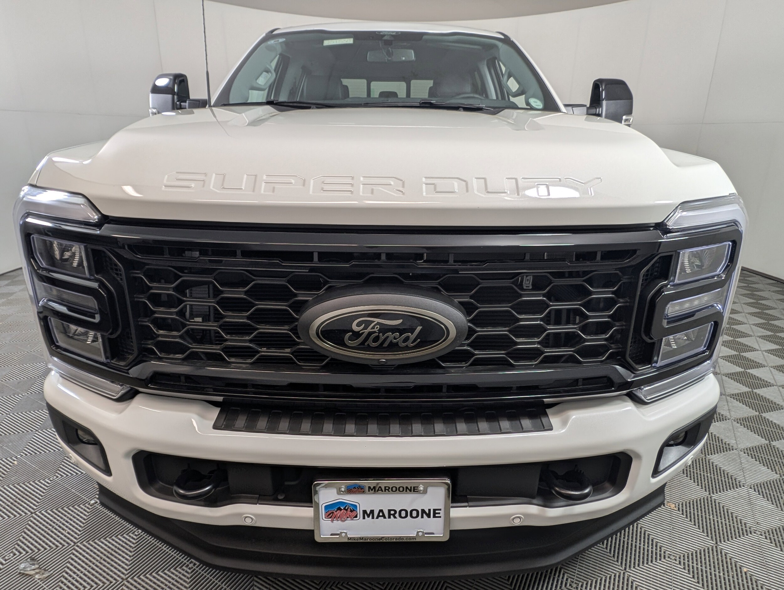 2025 Ford F-350 Lariat photo 2