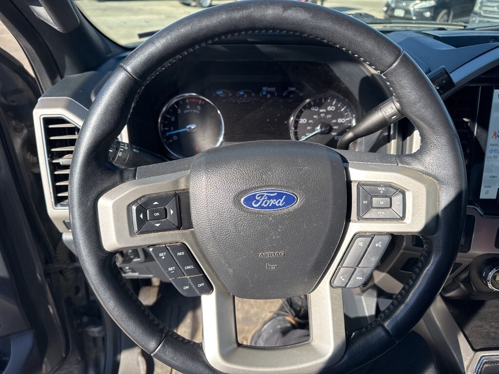 2022 Ford F-350 Lariat photo 3