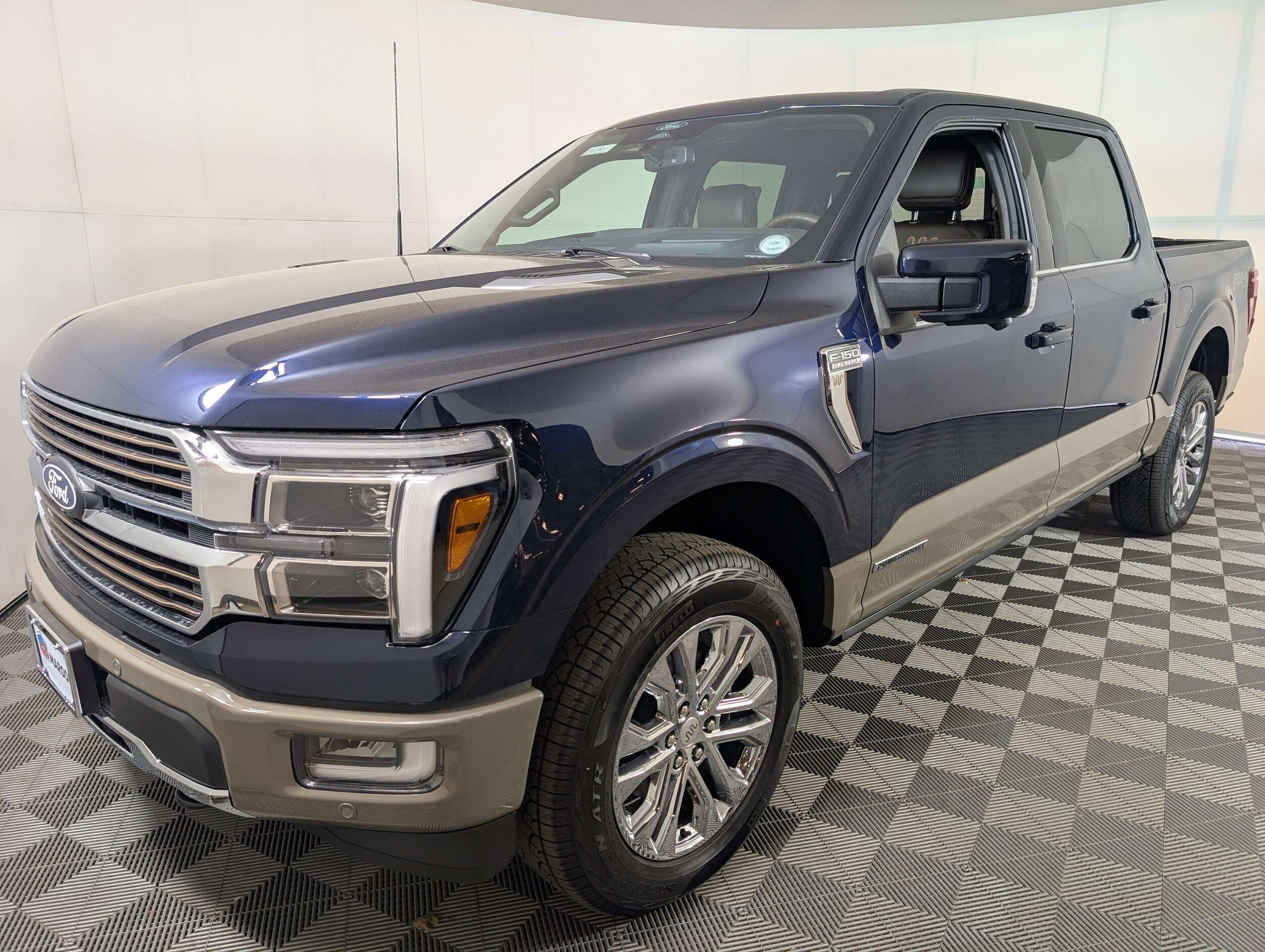 2025 Ford F-150 King Ranch photo 2