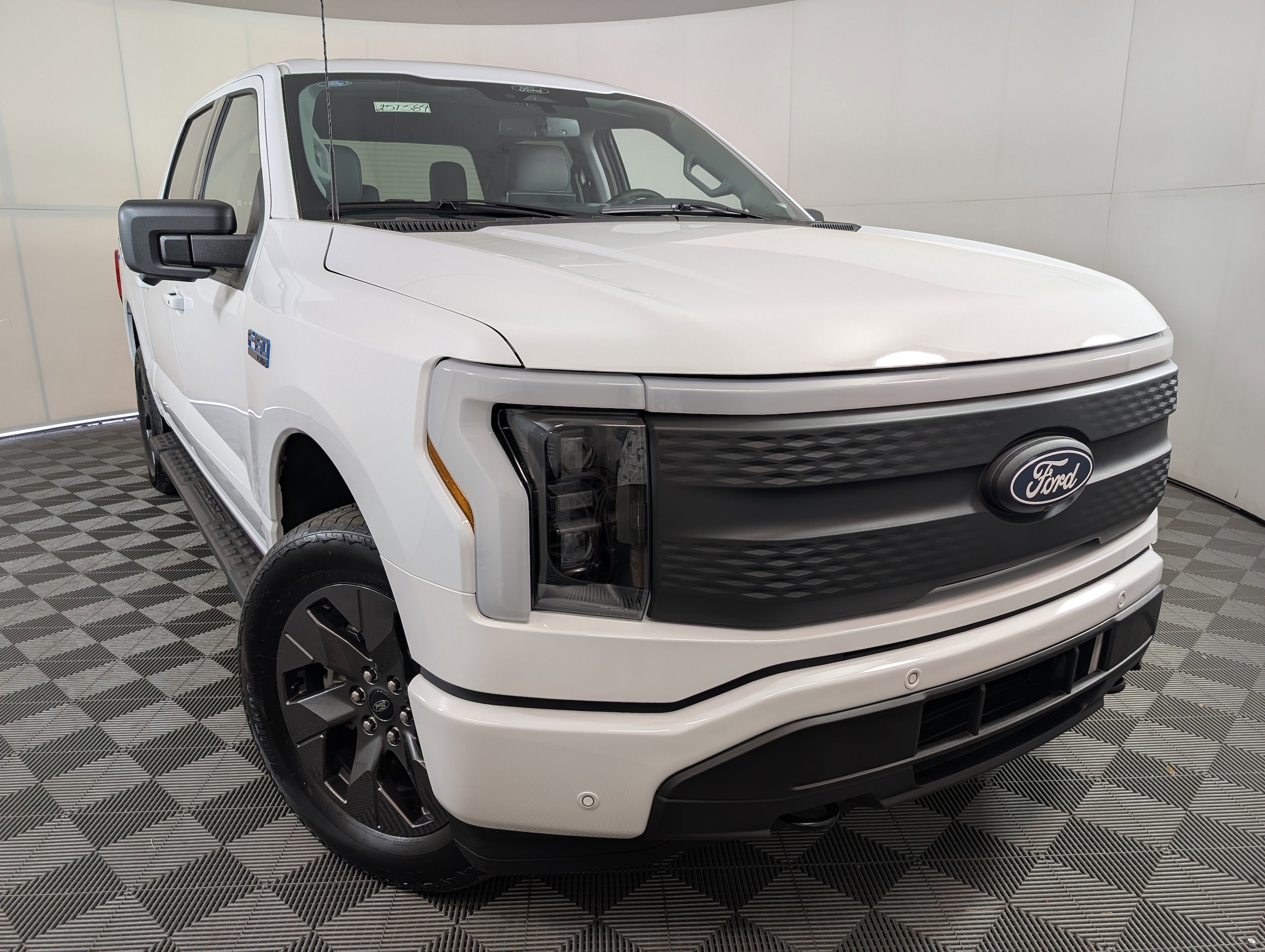 2025 Ford F-150 Lightning Flash's photo