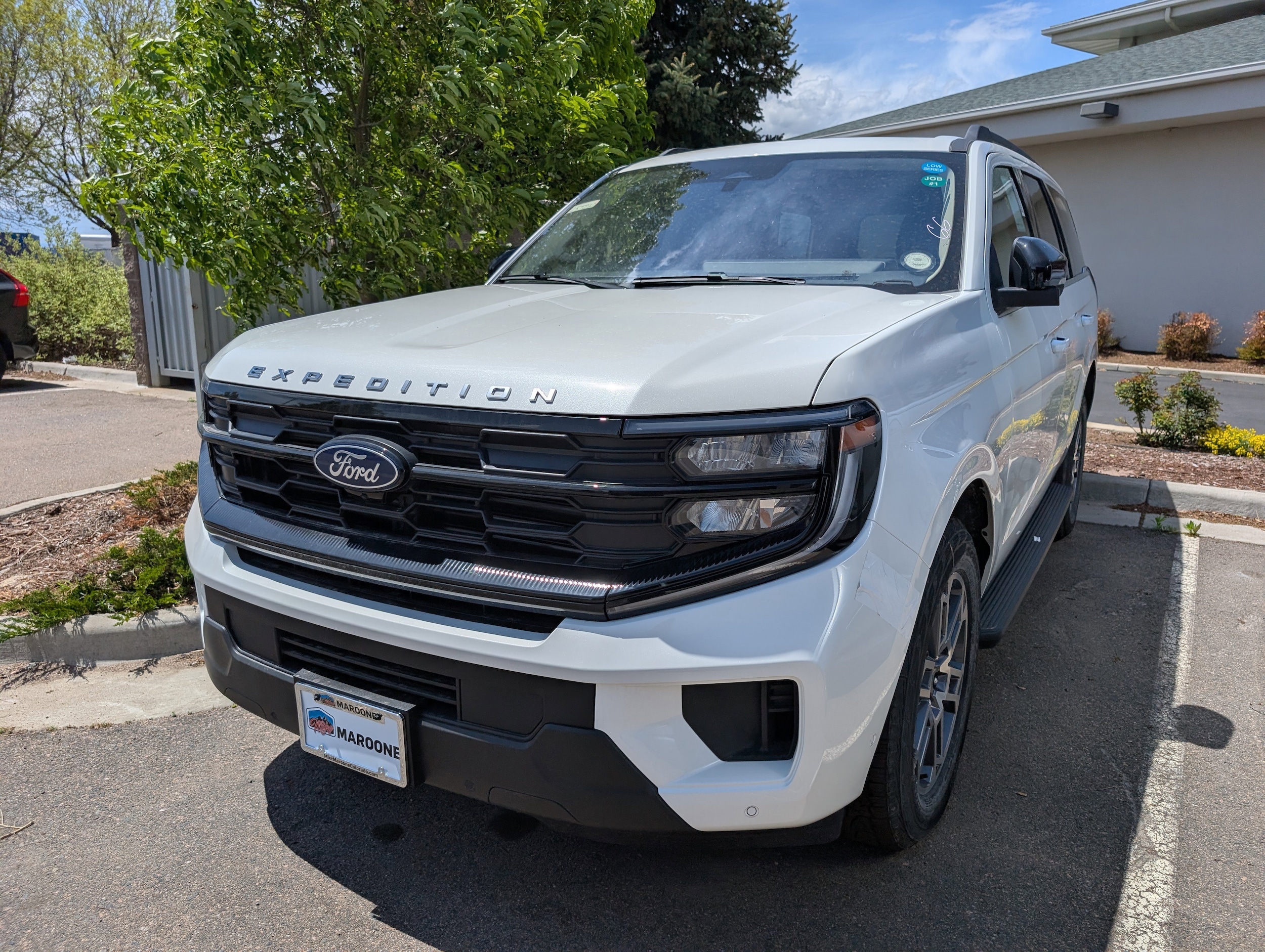 2025 Ford Expedition photo 3