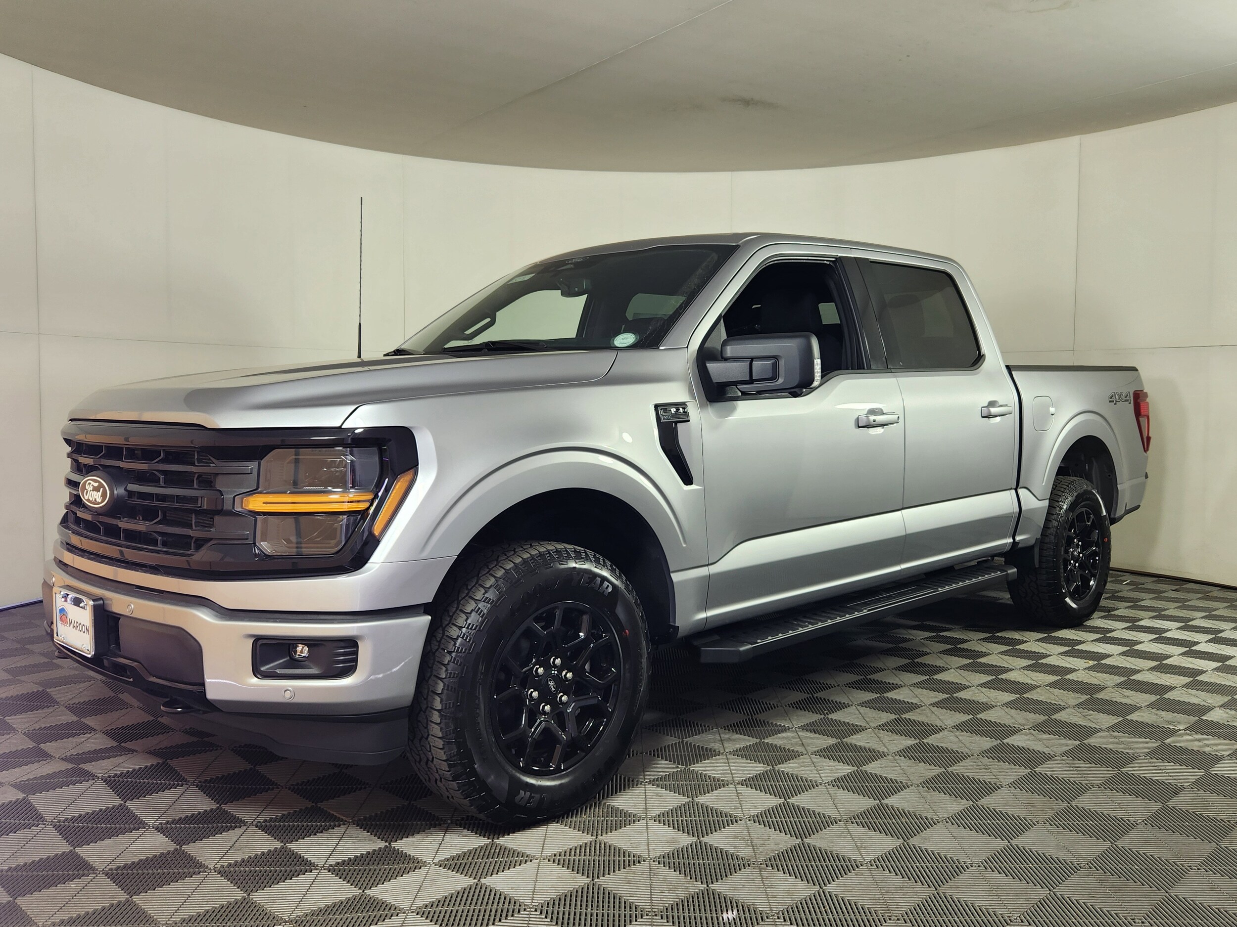 2025 Ford F-150 XLT photo 3
