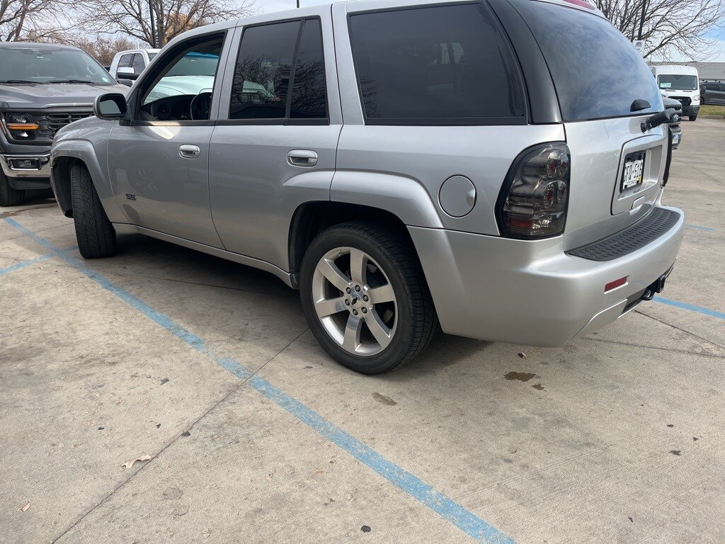 2008 Chevrolet Trailblazer SS photo 2