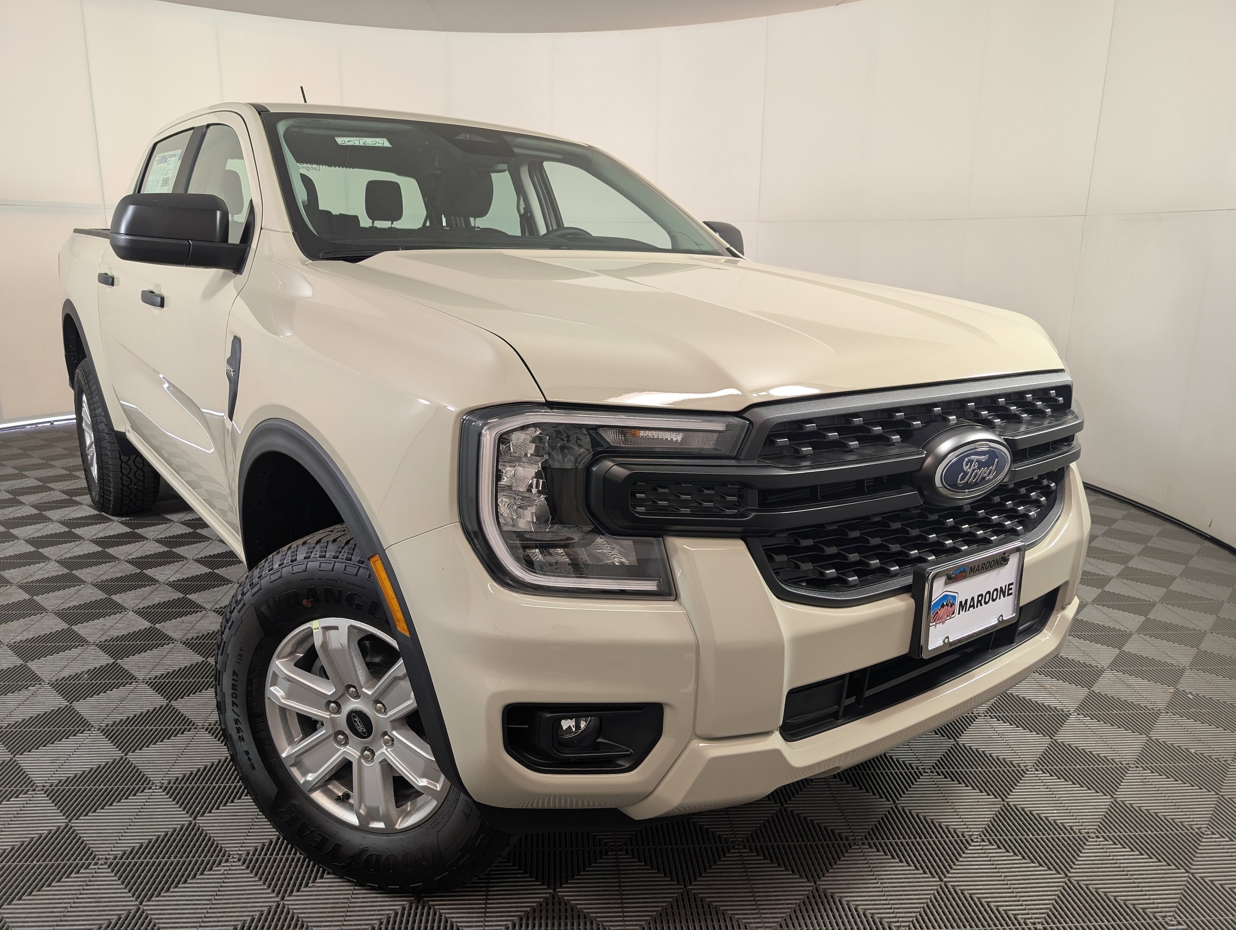 2025 Ford Ranger XL's photo