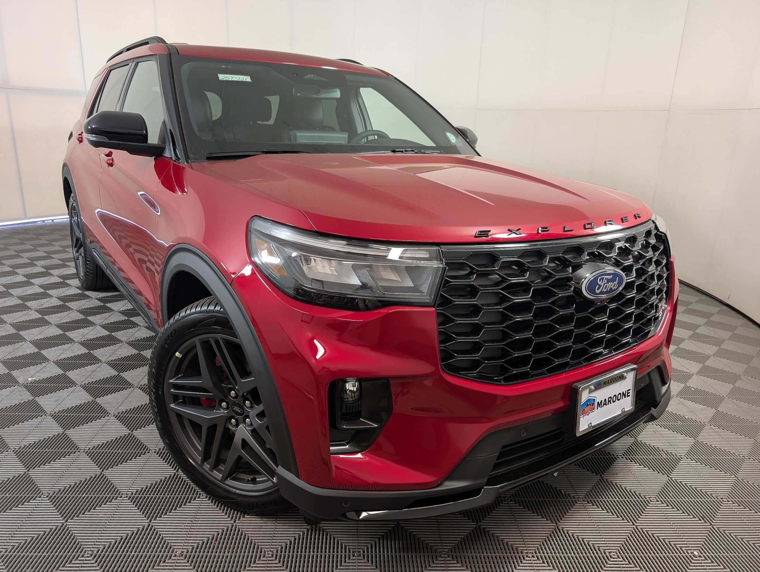 2025 Ford Explorer ST's photo