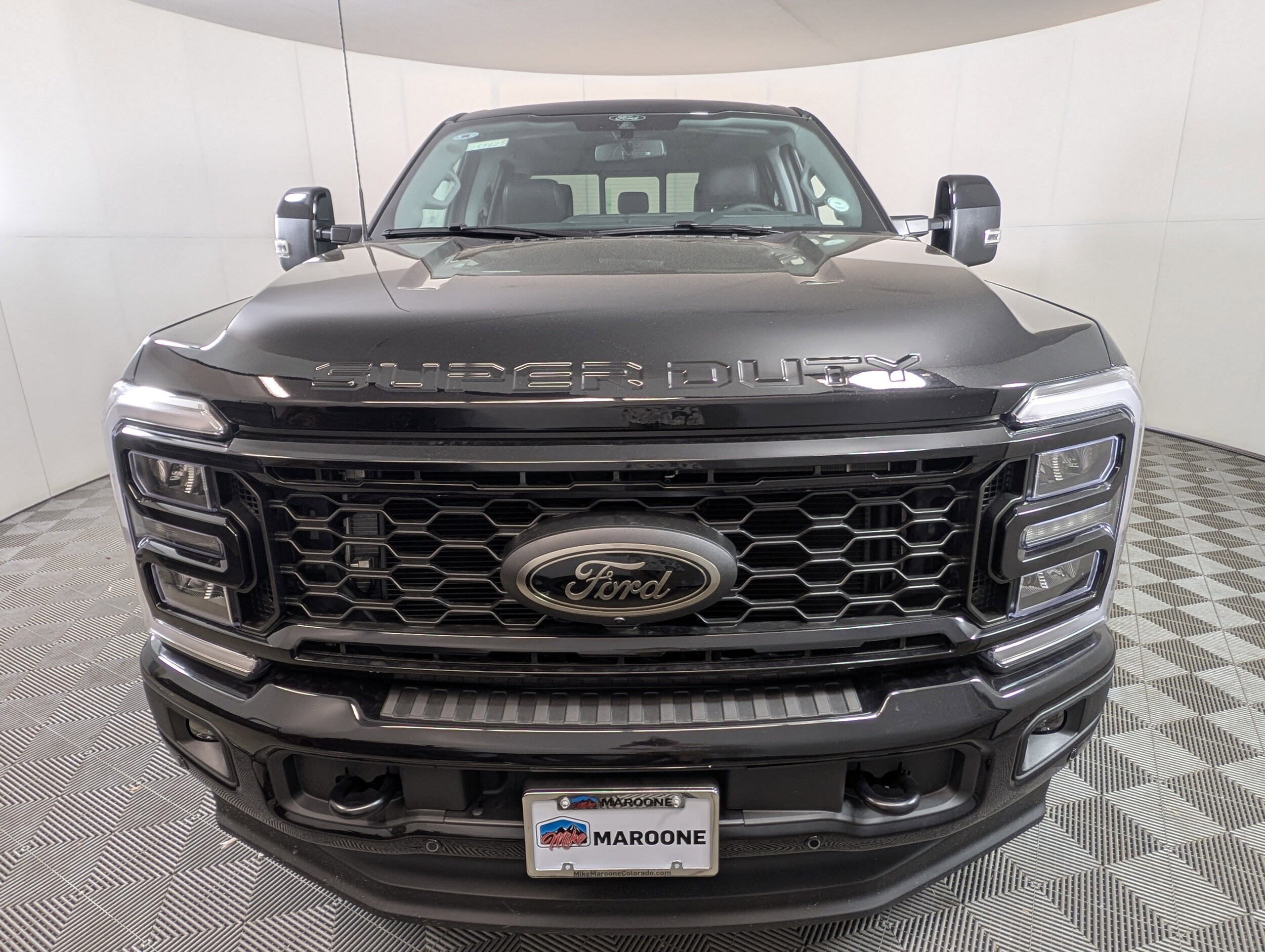 2025 Ford F-250 Lariat photo 2