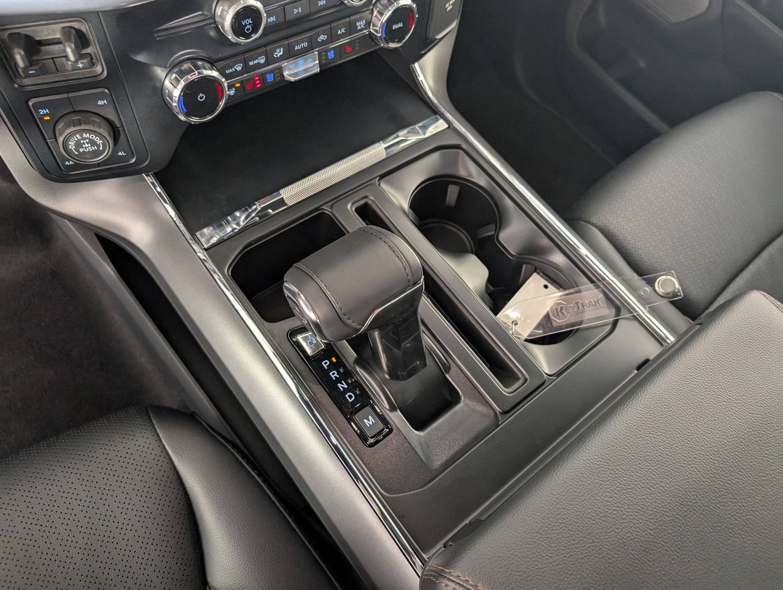 2025 Ford F-150 Lariat - Photo 15